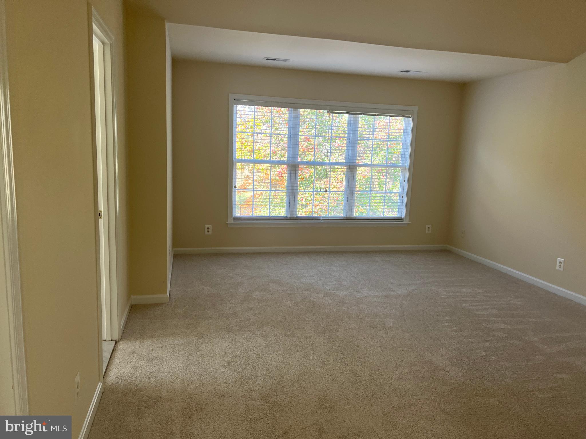 STAFFORD LAKES VILLAGE - Residential Lease