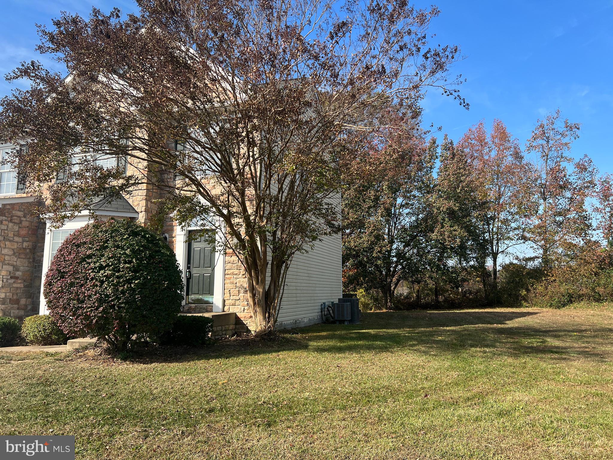 STAFFORD LAKES VILLAGE - Residential Lease