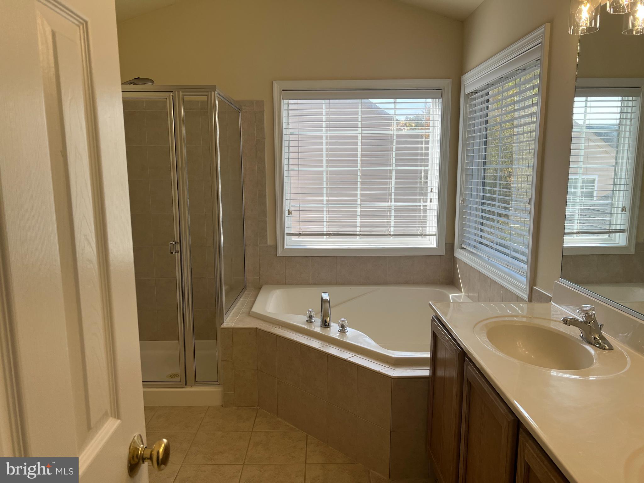 STAFFORD LAKES VILLAGE - Residential Lease