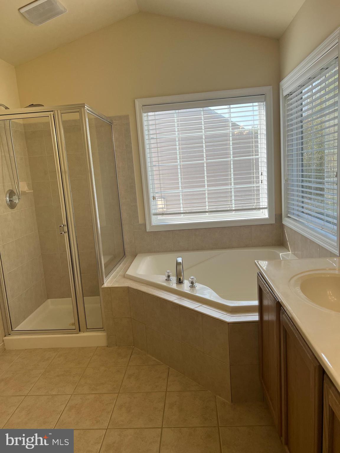 STAFFORD LAKES VILLAGE - Residential Lease