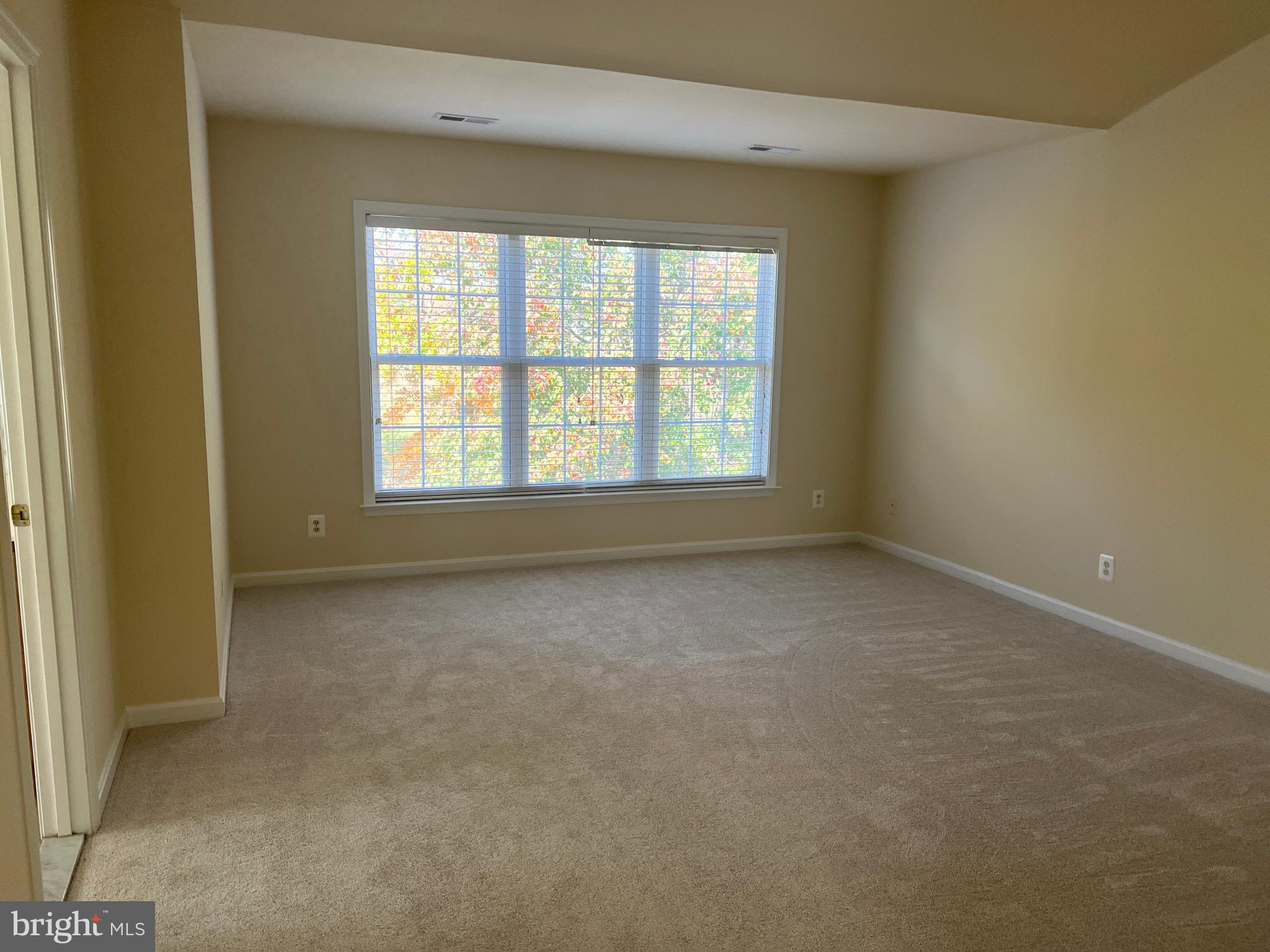 STAFFORD LAKES VILLAGE - Residential Lease