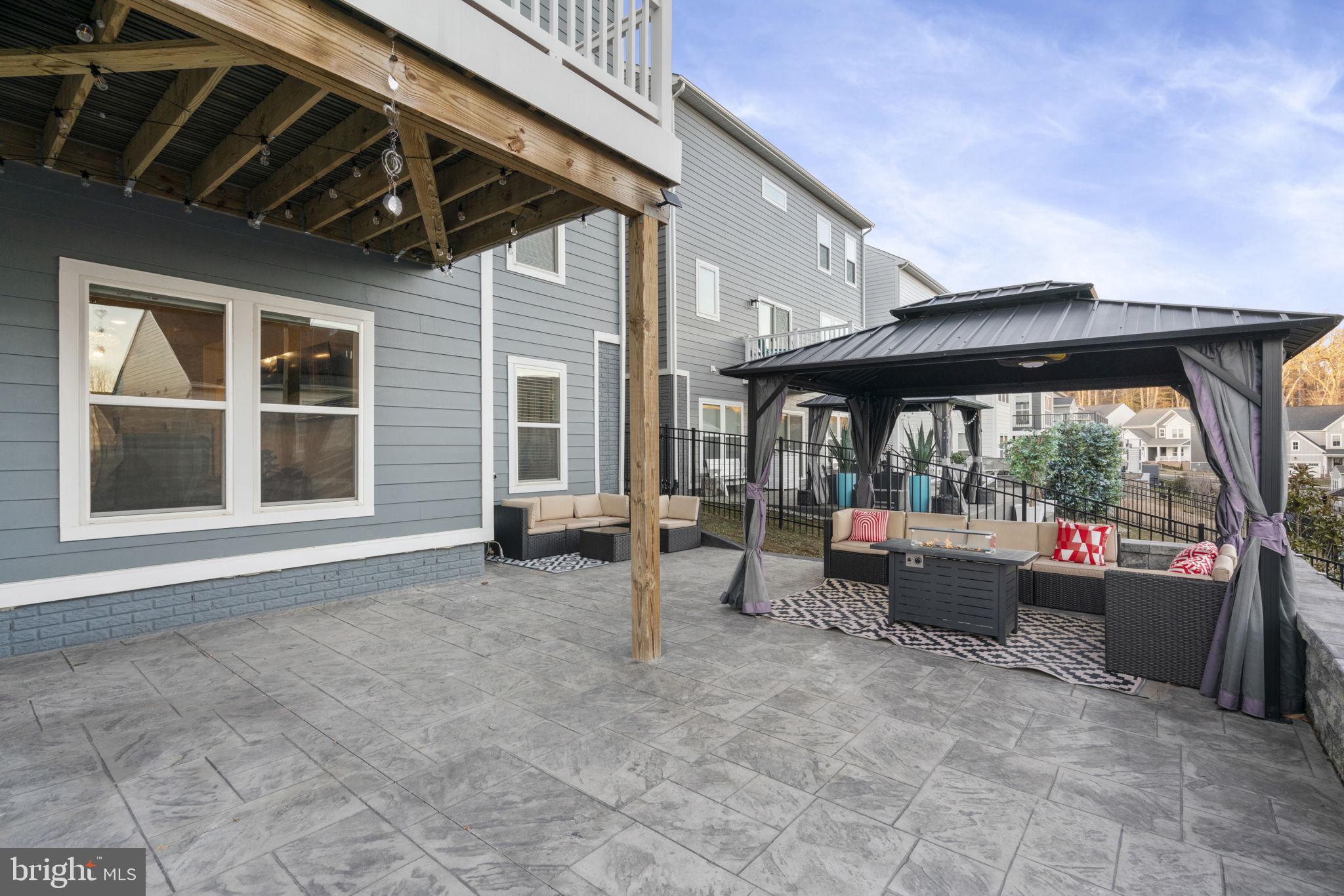 2011 SILVER SYCAMORE LANE