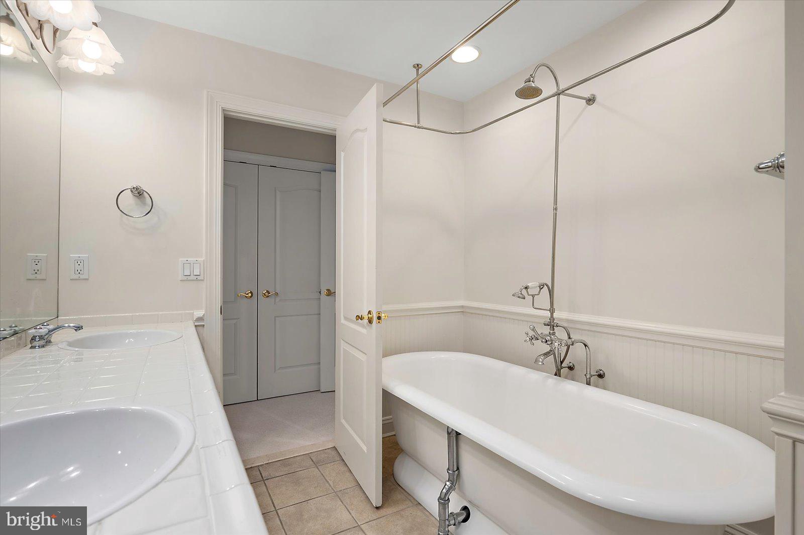 CHERRY HILL CM - Residential