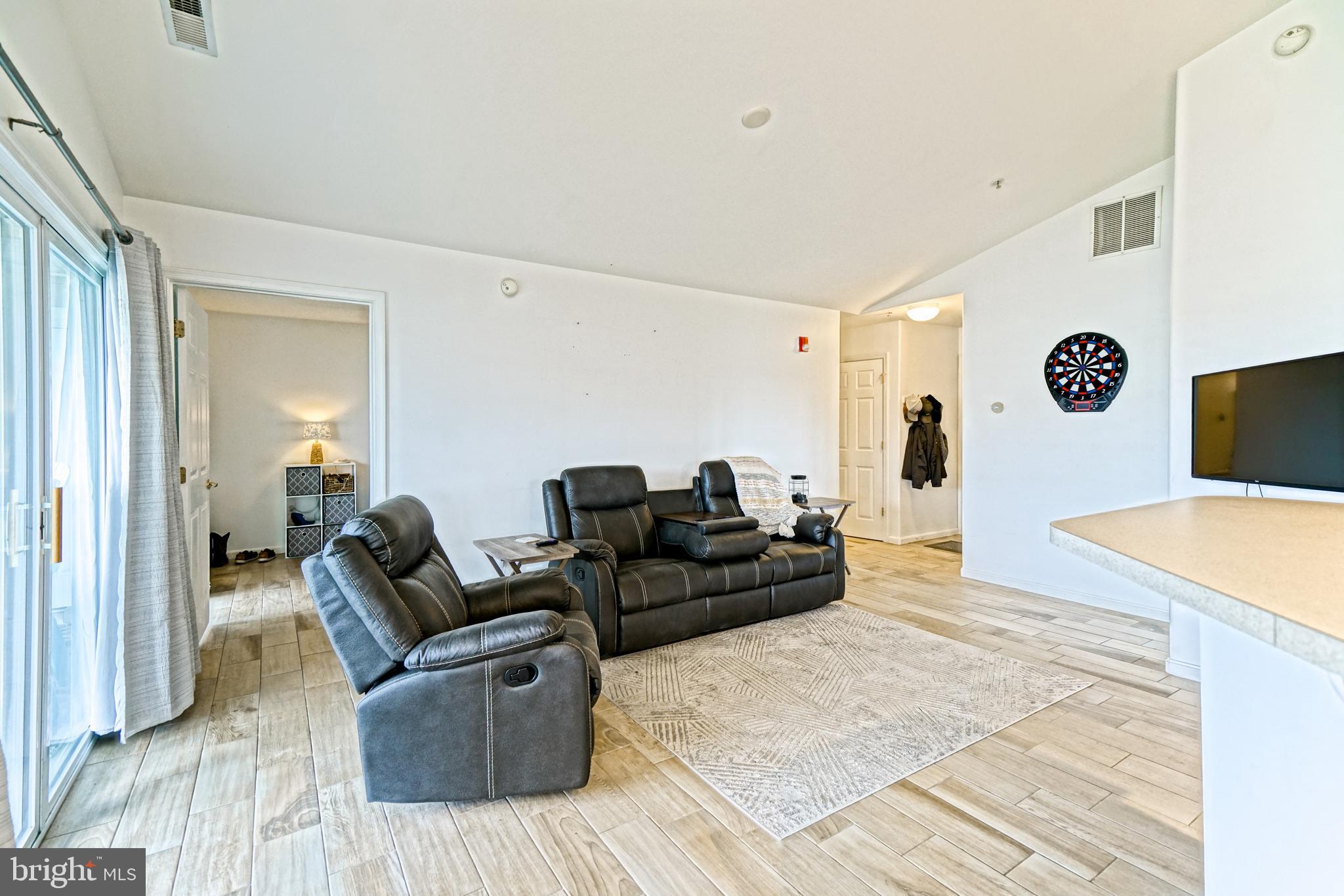 HEARTHSTONE MANOR - Residential