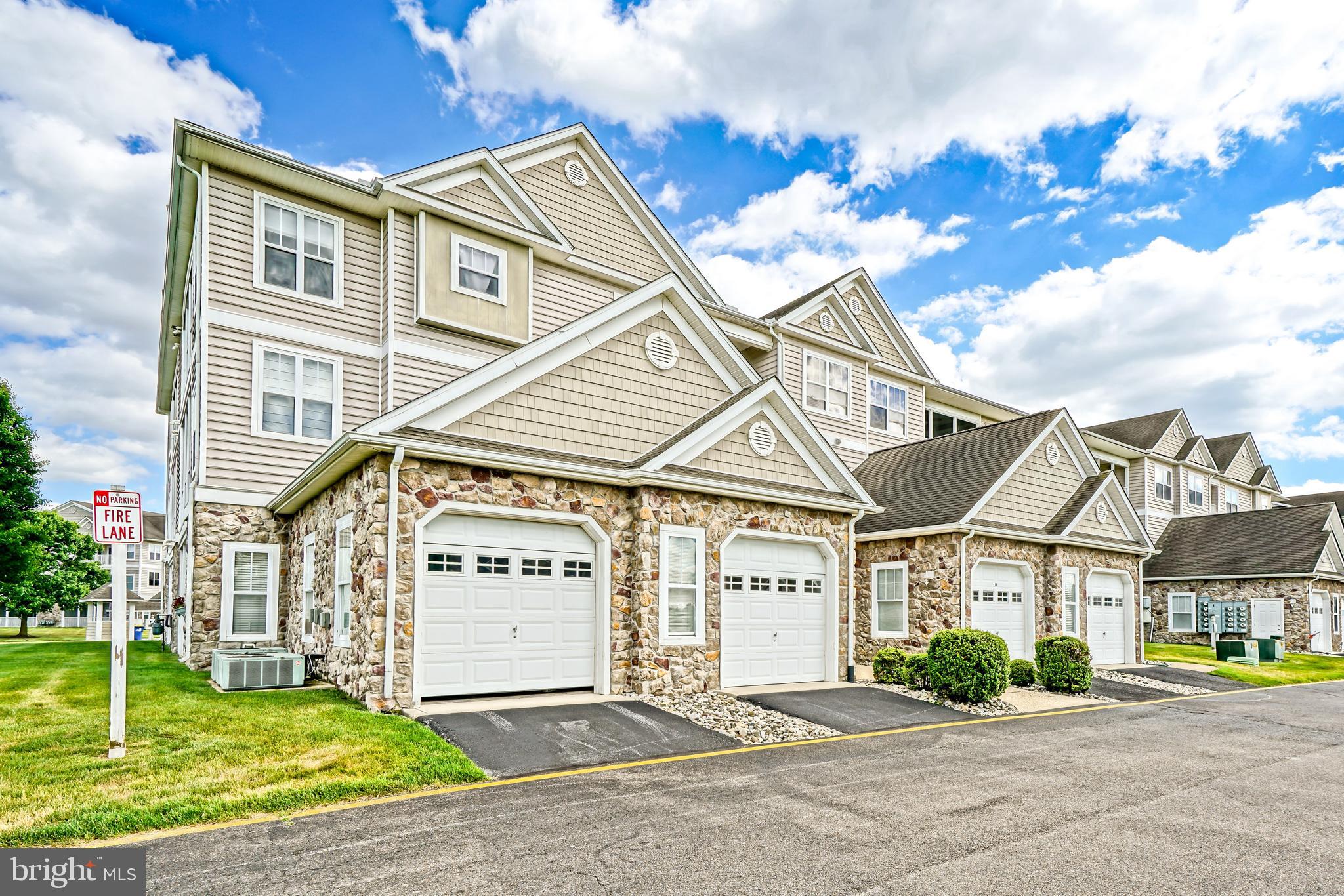 HEARTHSTONE MANOR - Residential