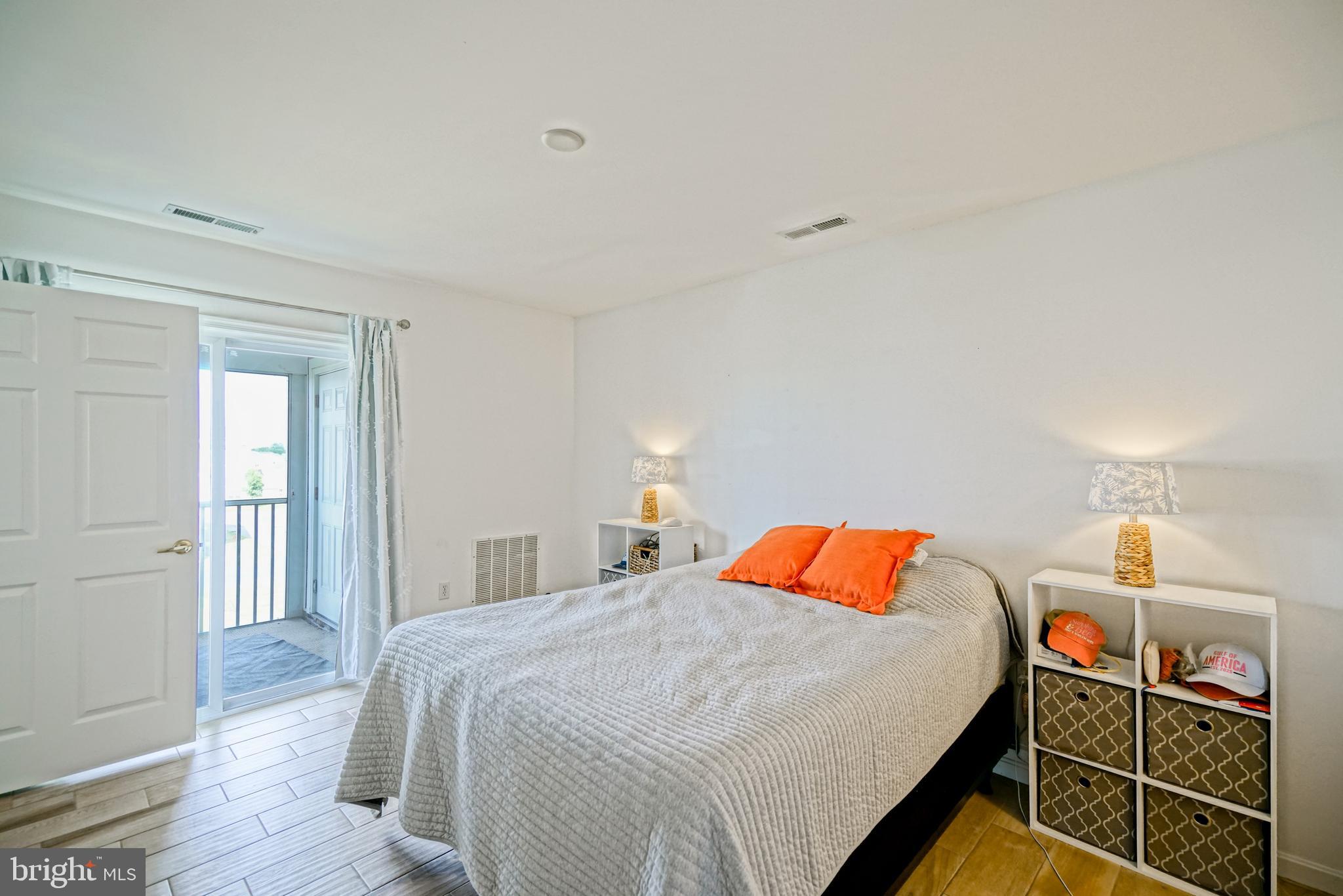 HEARTHSTONE MANOR - Residential