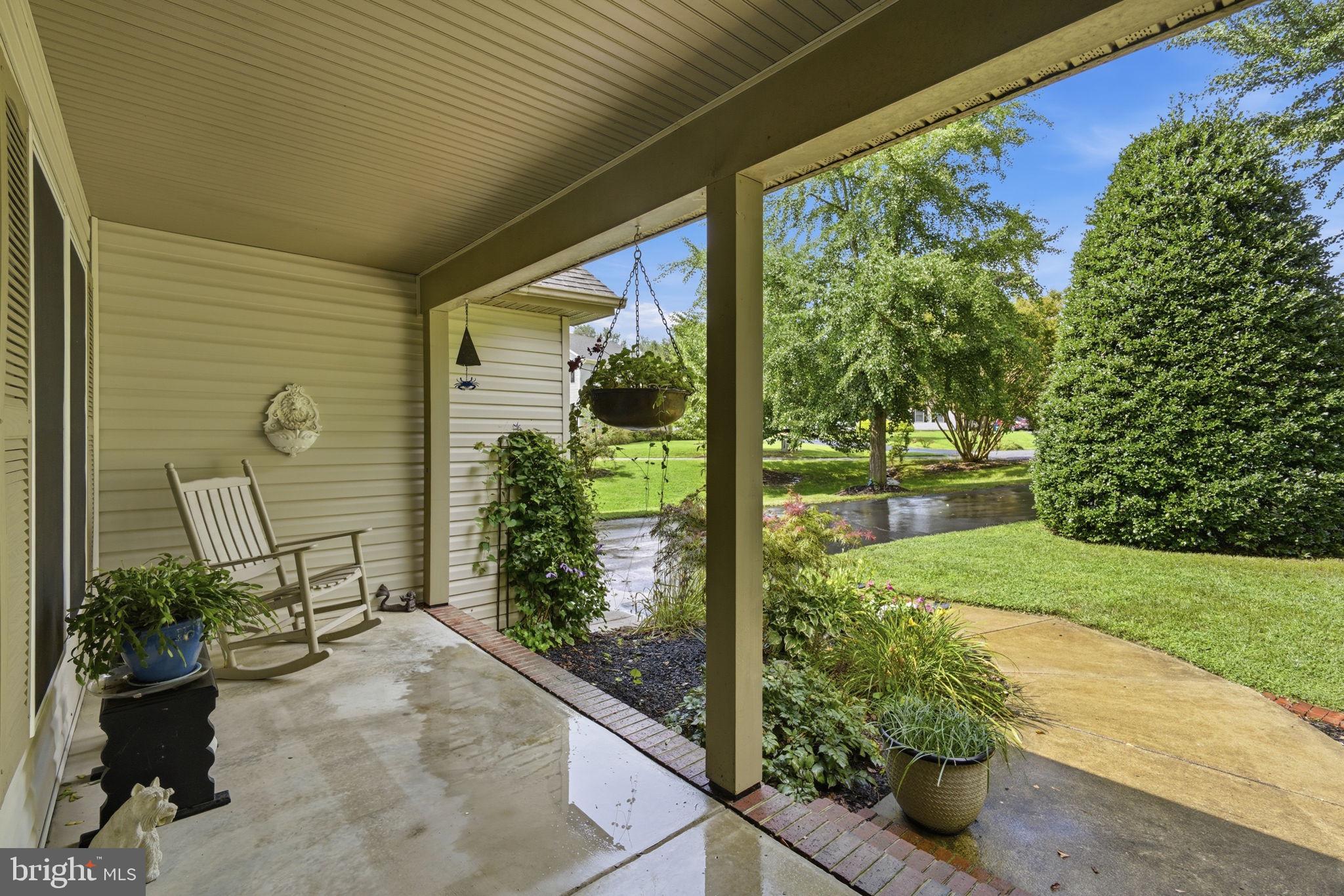 1003 TWIN COURT