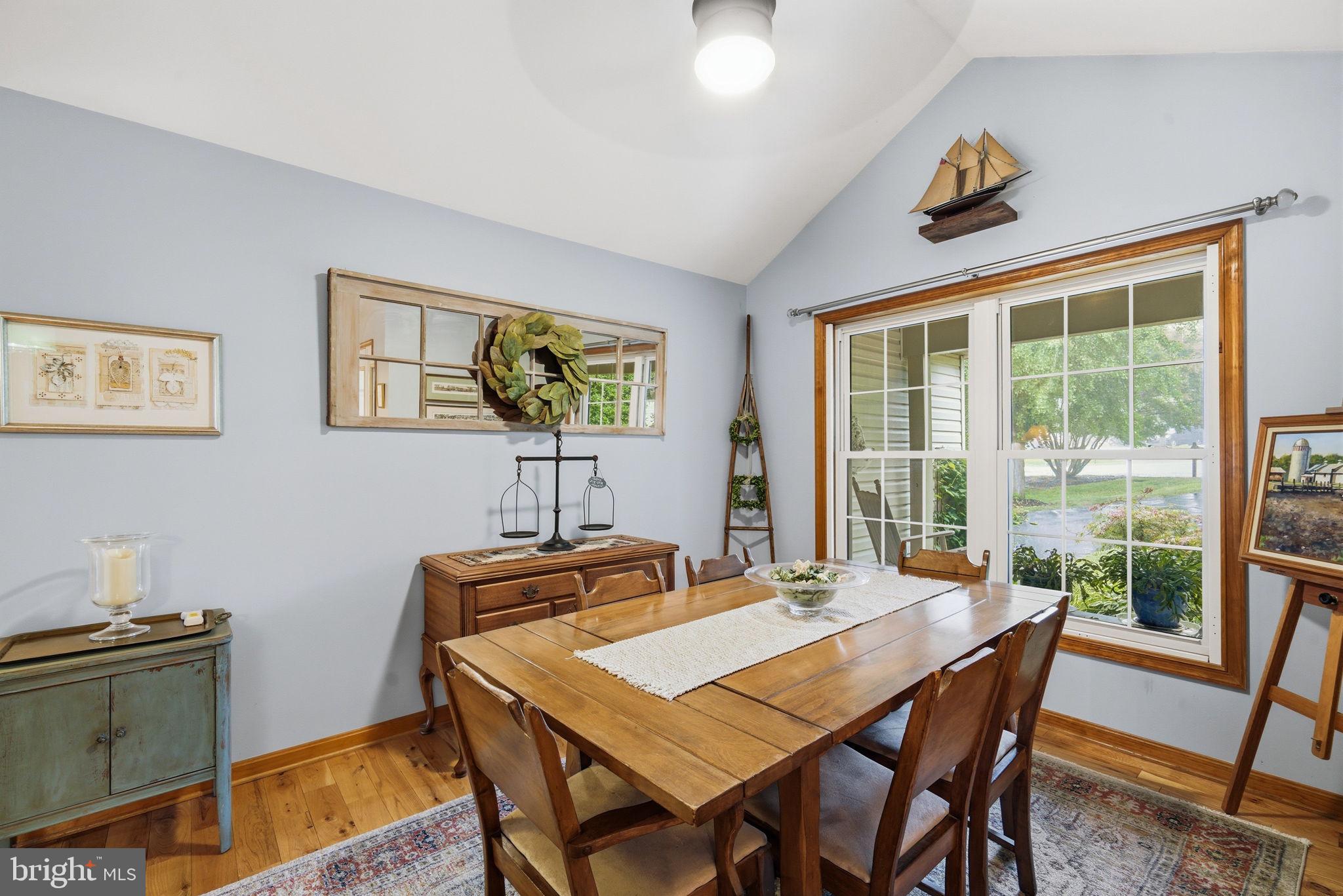 1003 TWIN COURT
