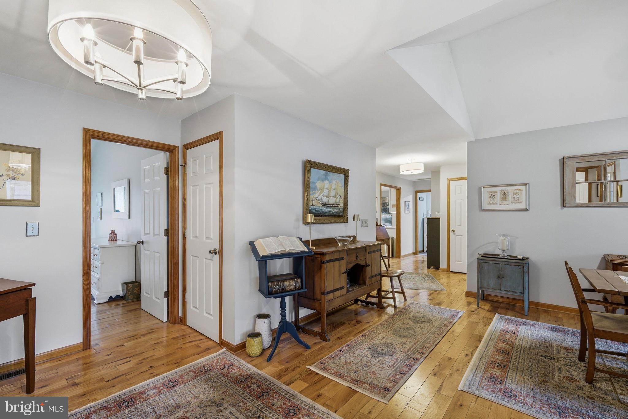 1003 TWIN COURT