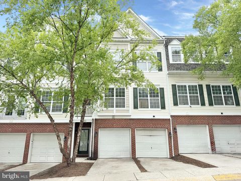 Photo of 1845 Cedar Cove Way, WOODBRIDGE, VA 22191 (MLS # VAPW2121558)