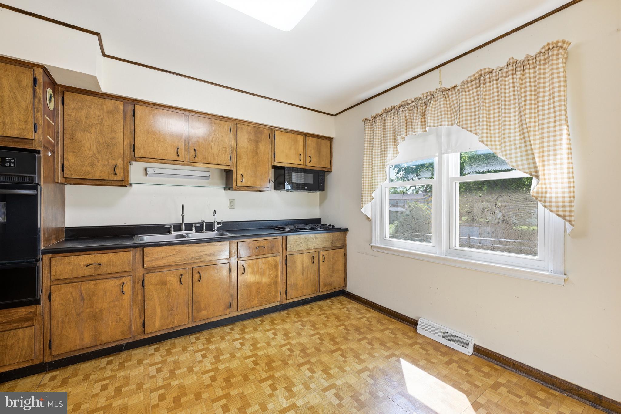 ROSEMORE ESTS - Residential