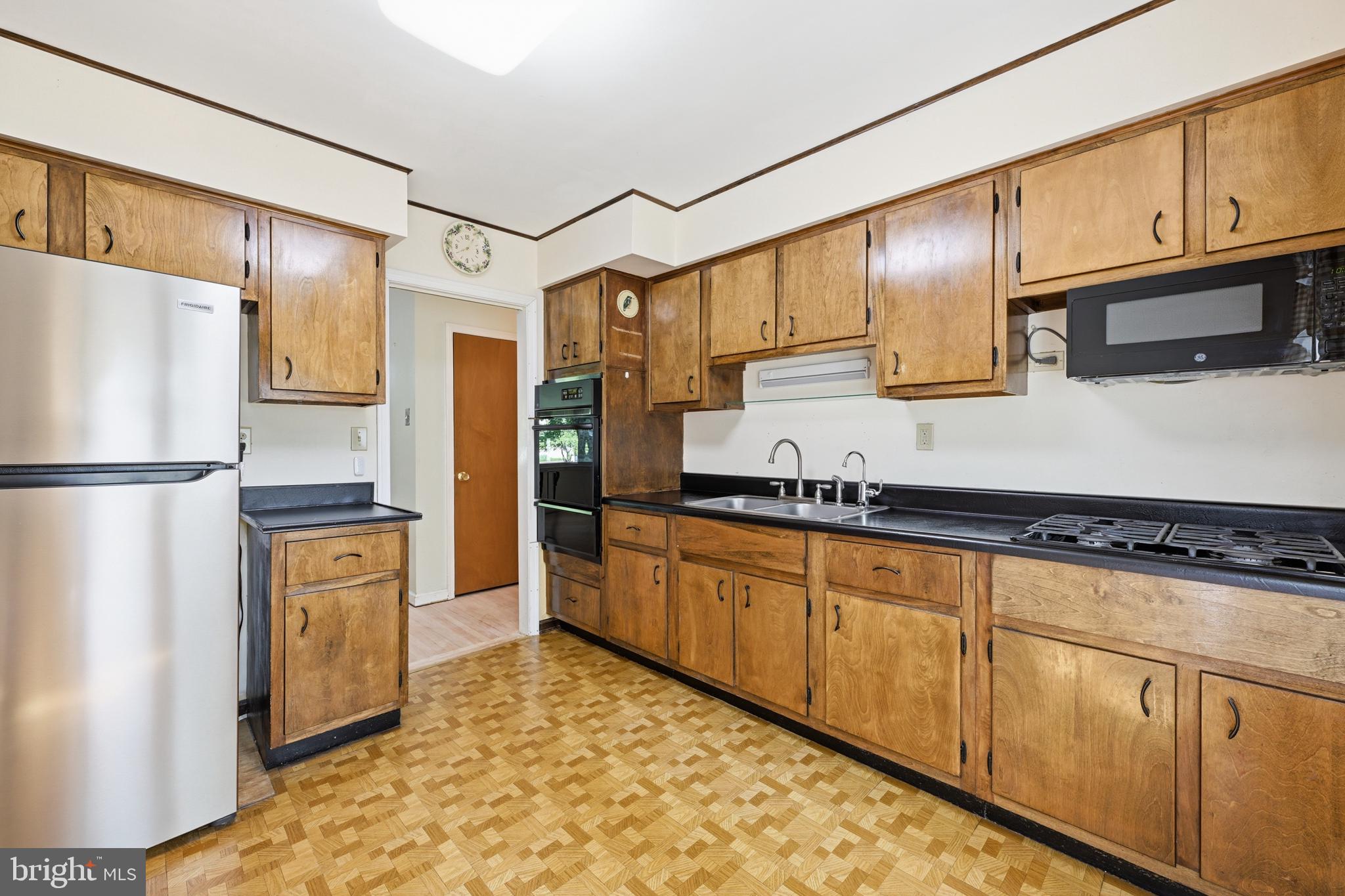 ROSEMORE ESTS - Residential