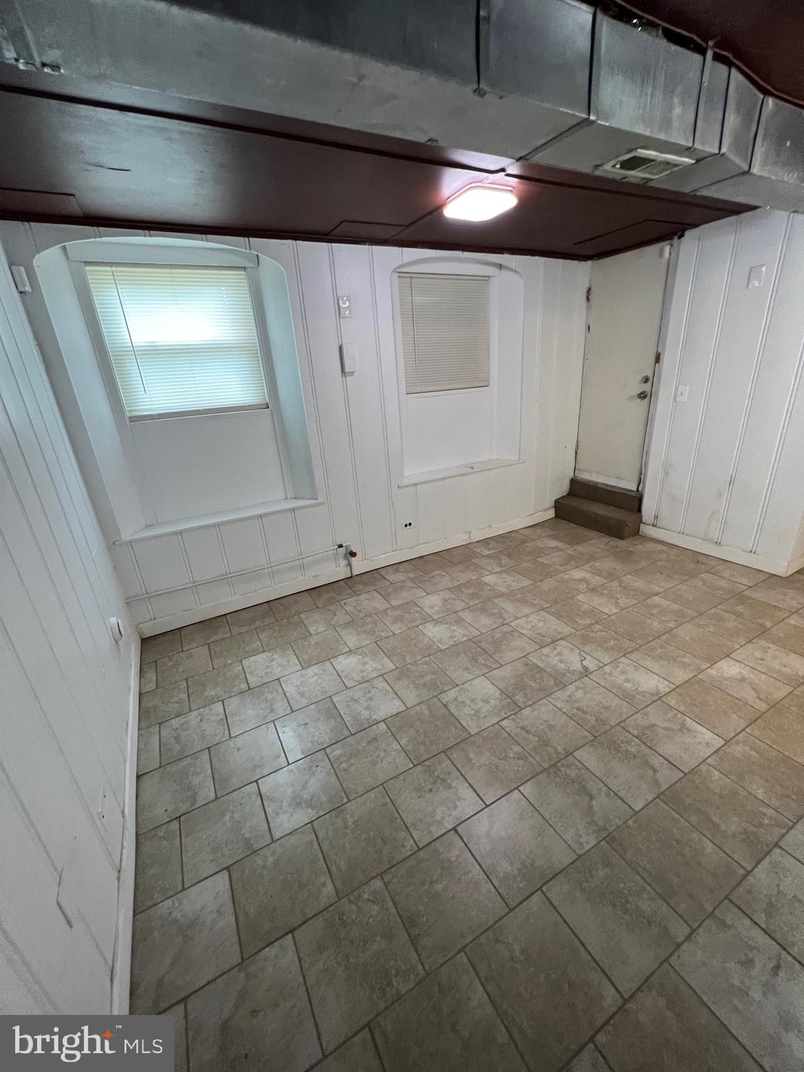 SAINT JOSEPHS - Residential Lease