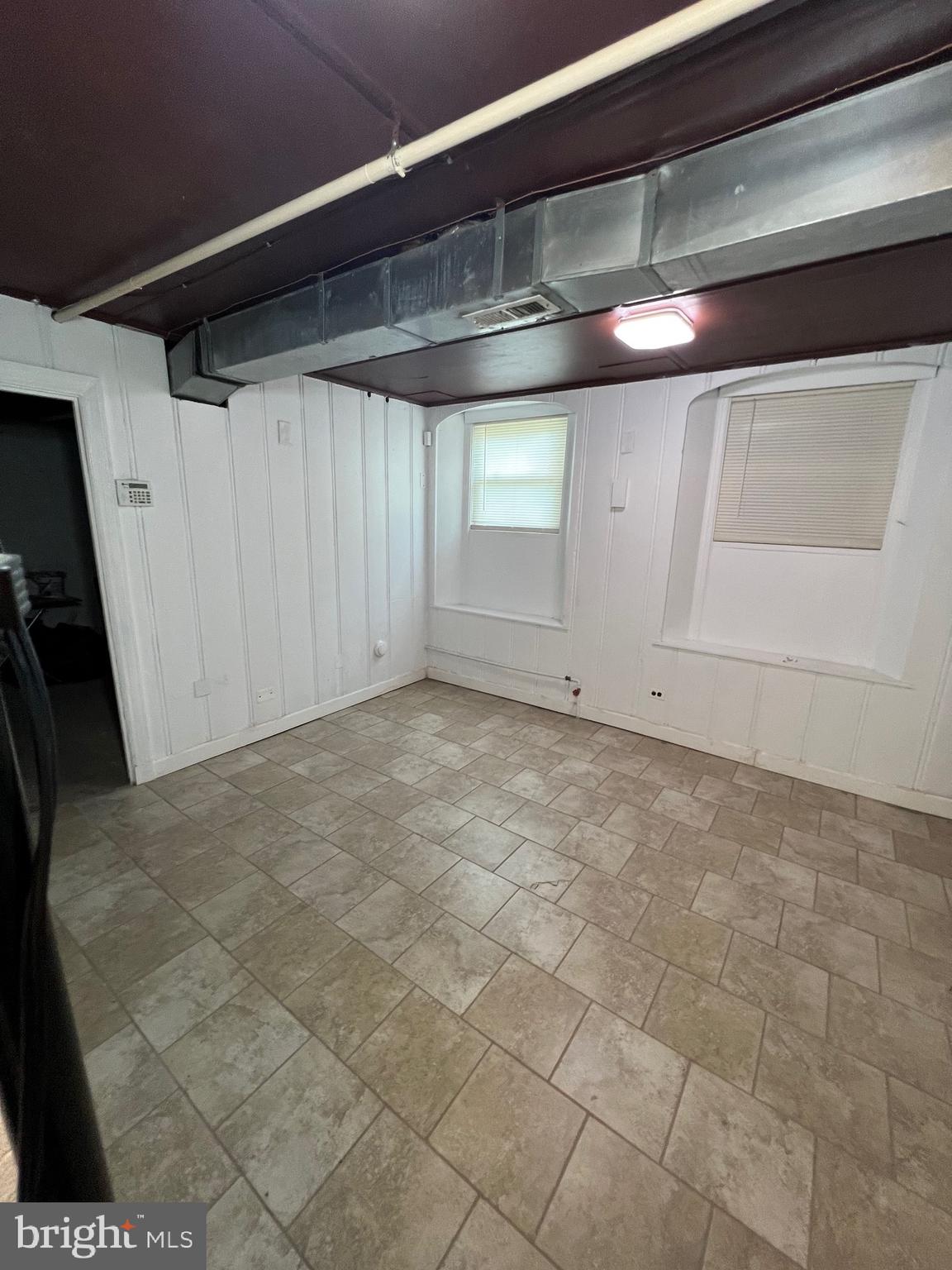 SAINT JOSEPHS - Residential Lease