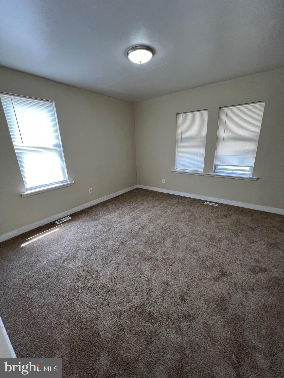 SAINT JOSEPHS - Residential Lease