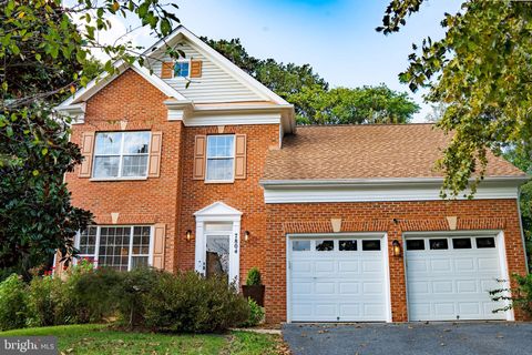 Homes For Sale - 7804 New Ascot Lane<br/> CLINTON, MD 20735