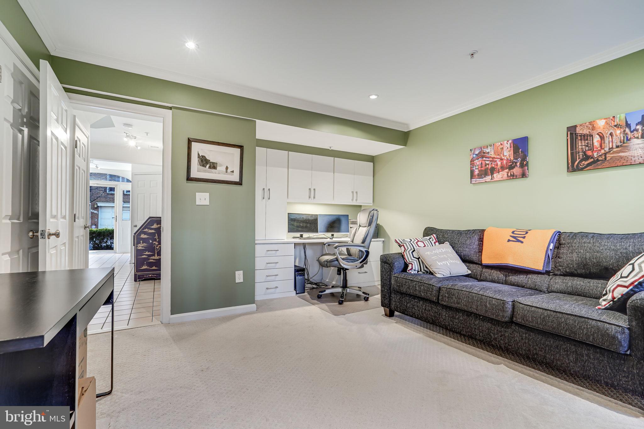 WHITLEY PARK CONDOMINIUM - Residential