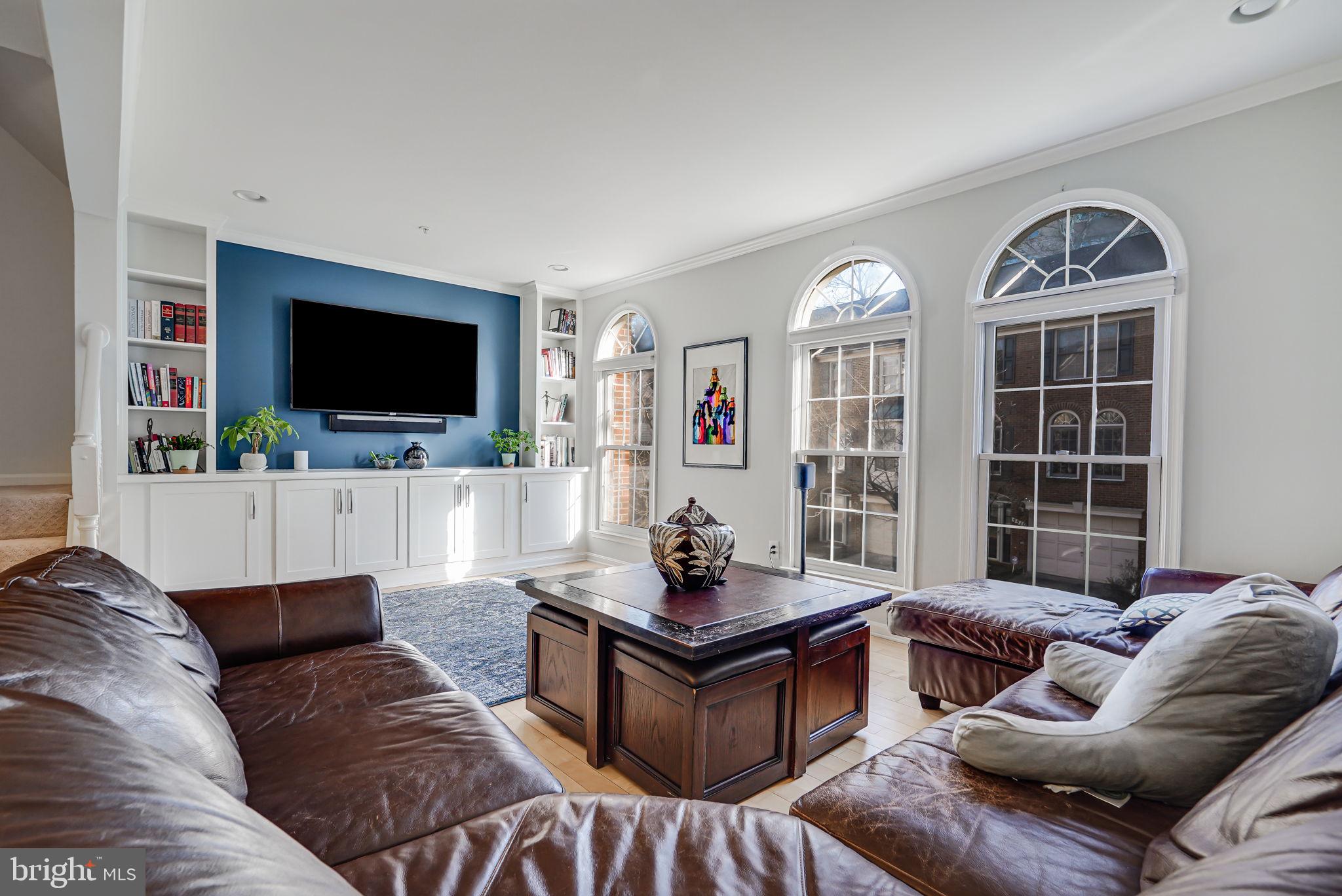 WHITLEY PARK CONDOMINIUM - Residential