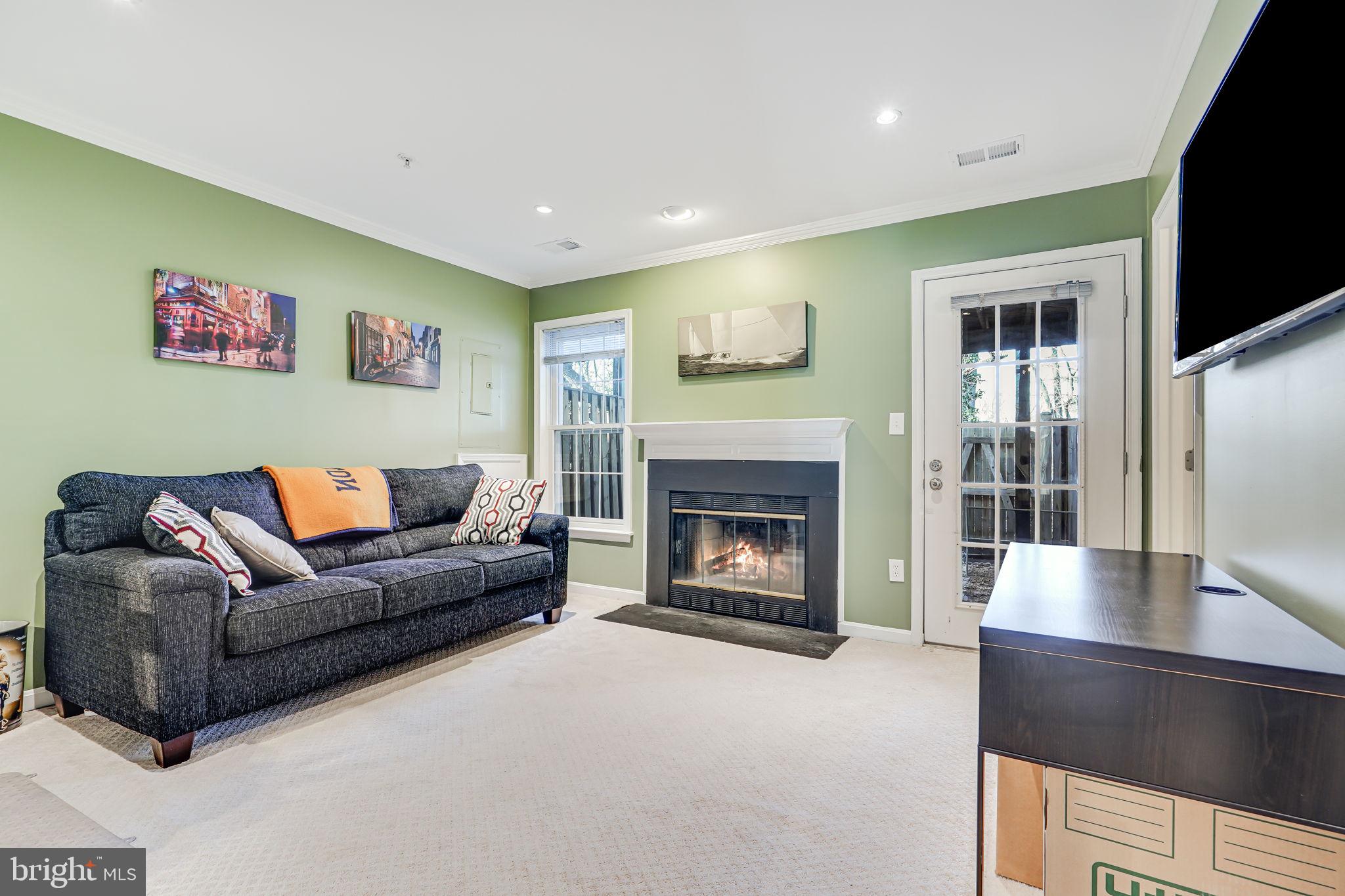 WHITLEY PARK CONDOMINIUM - Residential