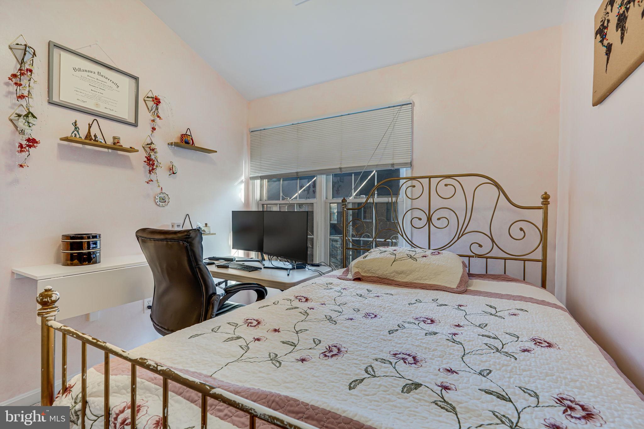 WHITLEY PARK CONDOMINIUM - Residential