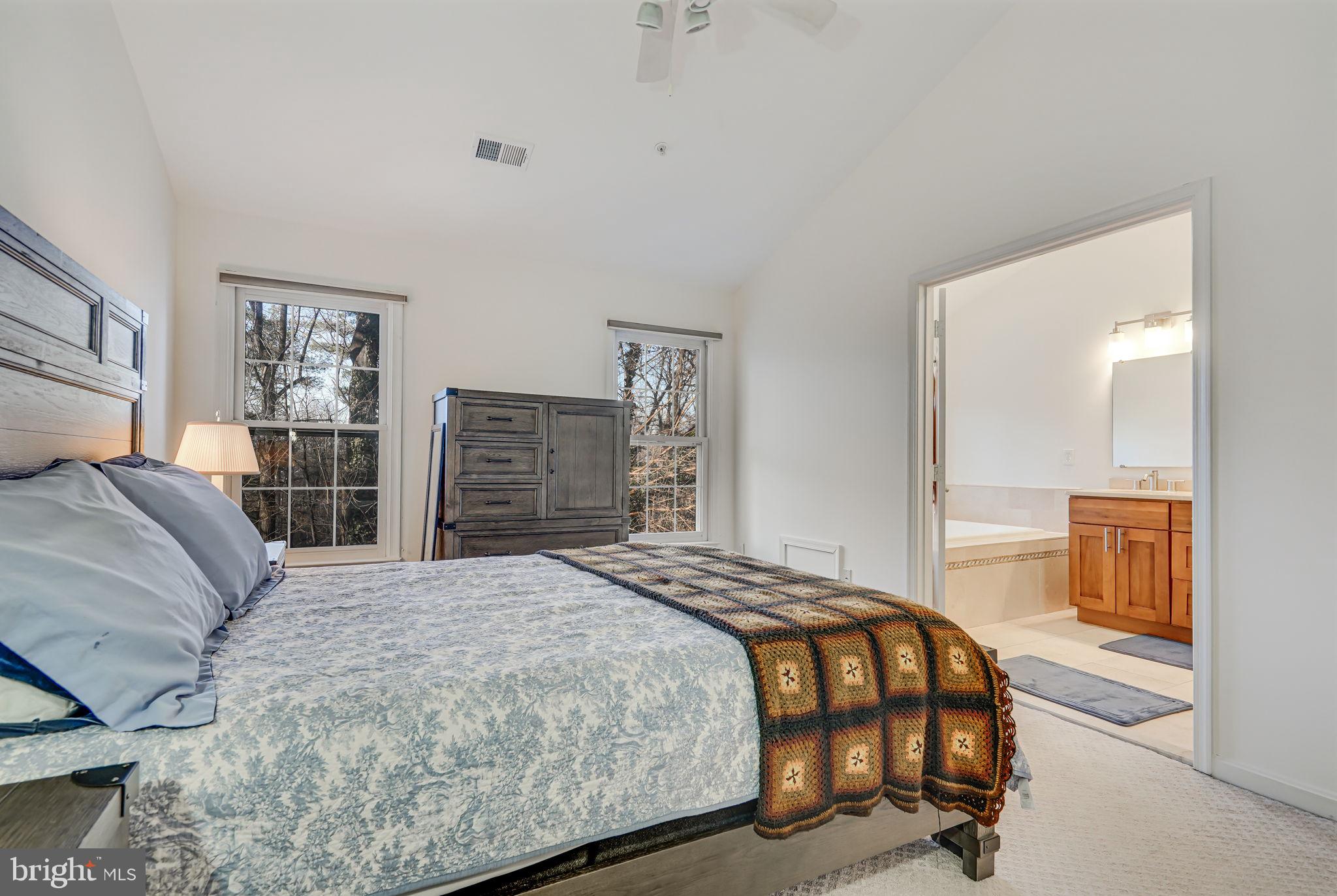 WHITLEY PARK CONDOMINIUM - Residential