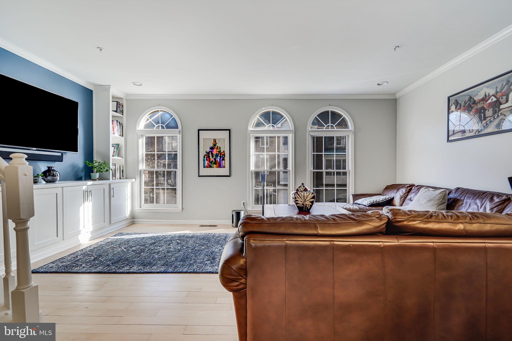 WHITLEY PARK CONDOMINIUM - Residential