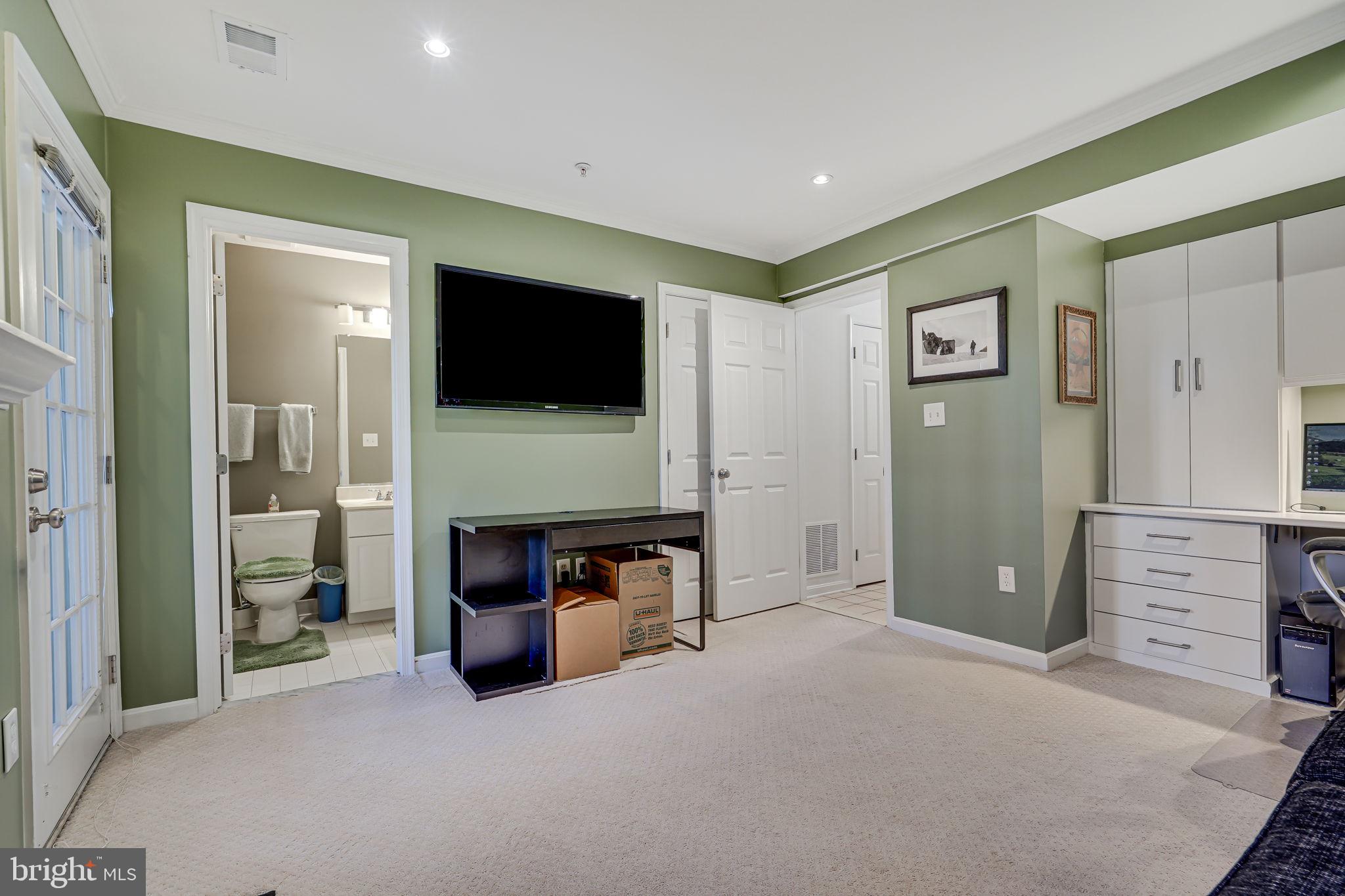 WHITLEY PARK CONDOMINIUM - Residential