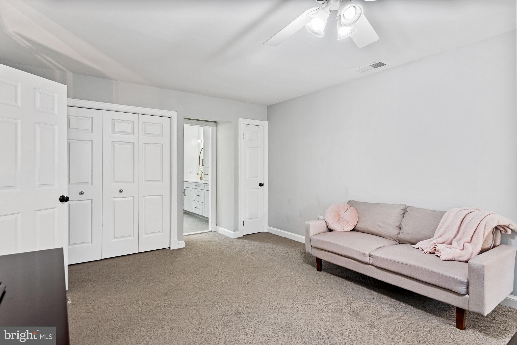 FARMLANDS - Residential