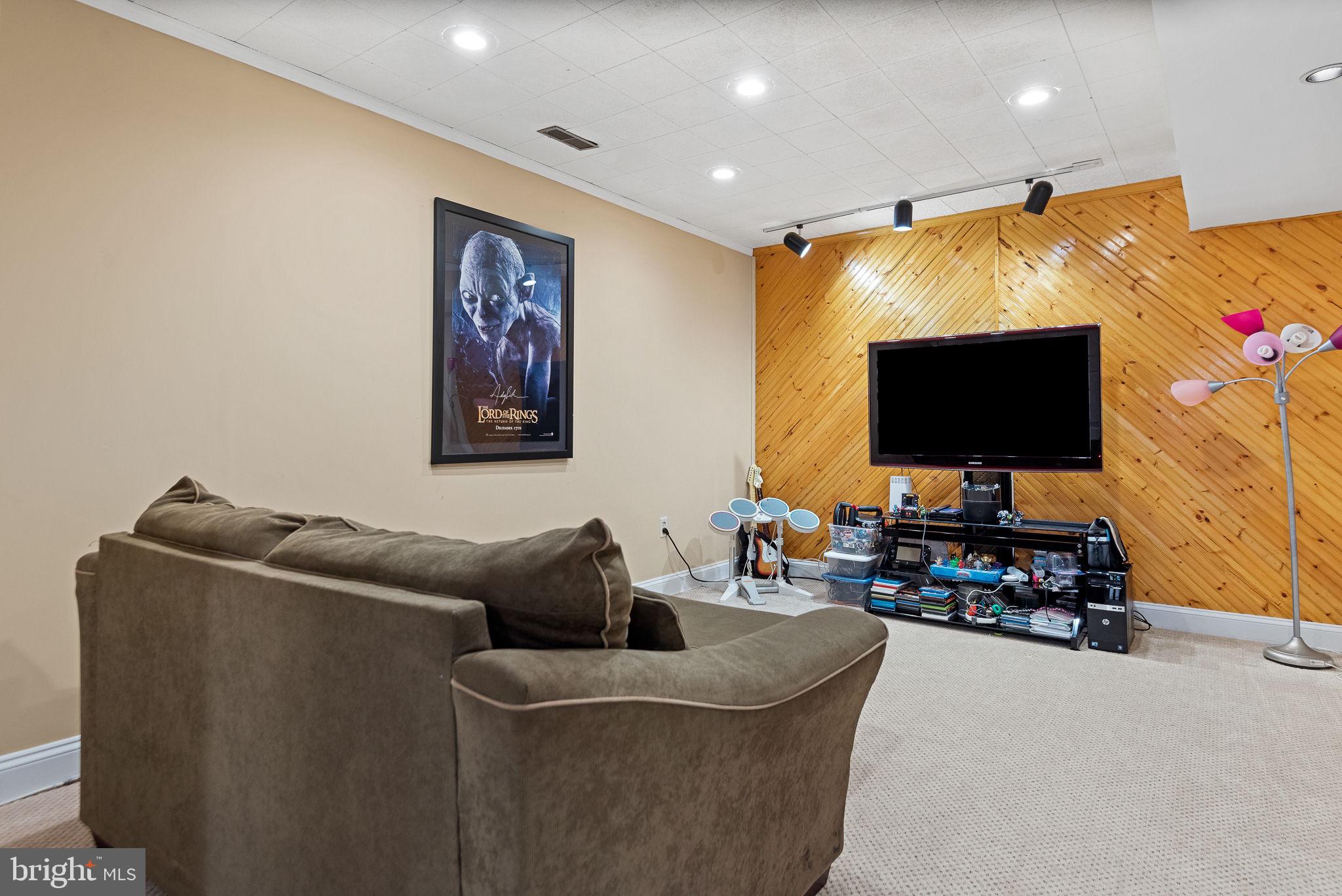 FARMLANDS - Residential