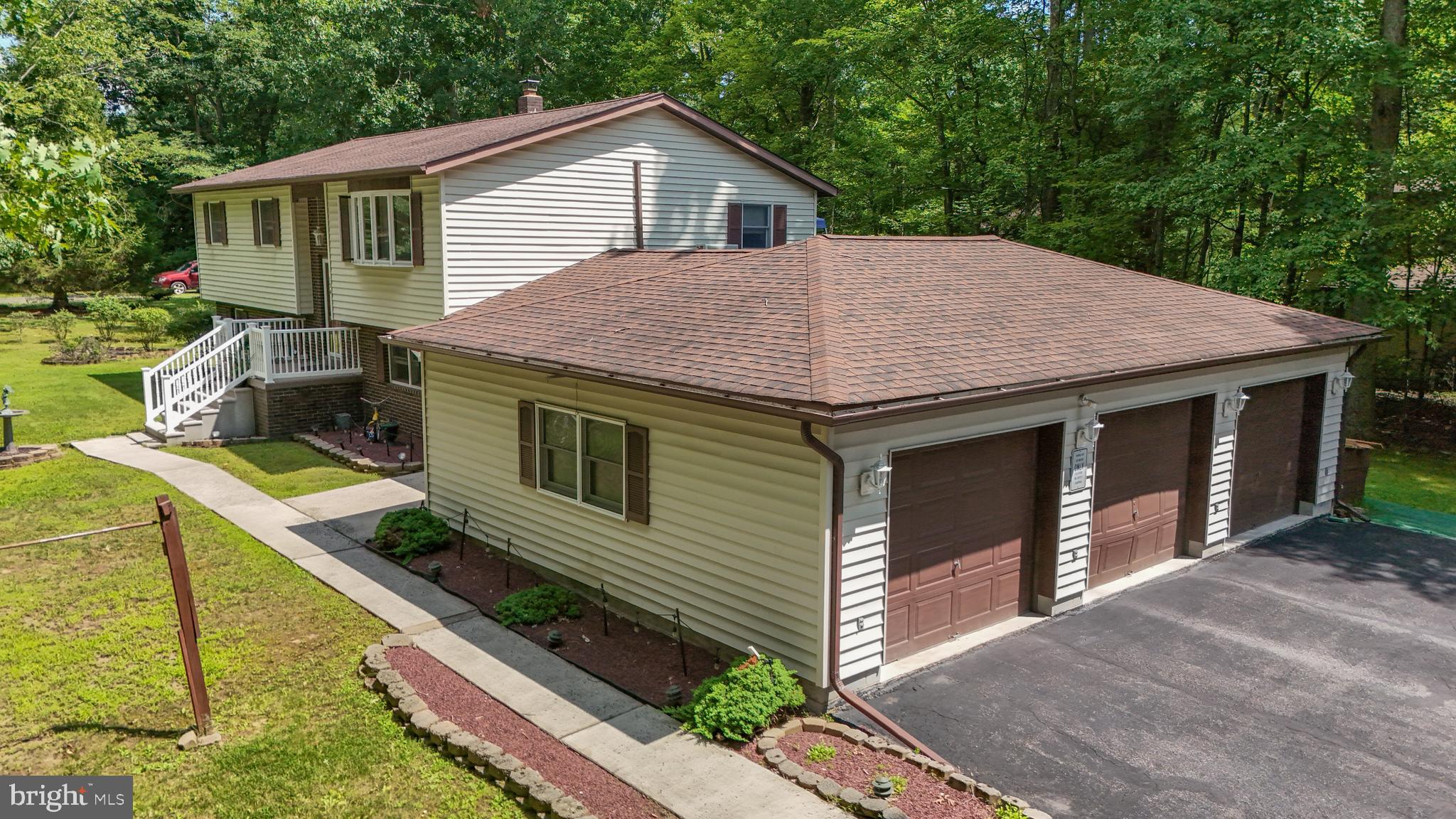 154 LAKE DRIVE