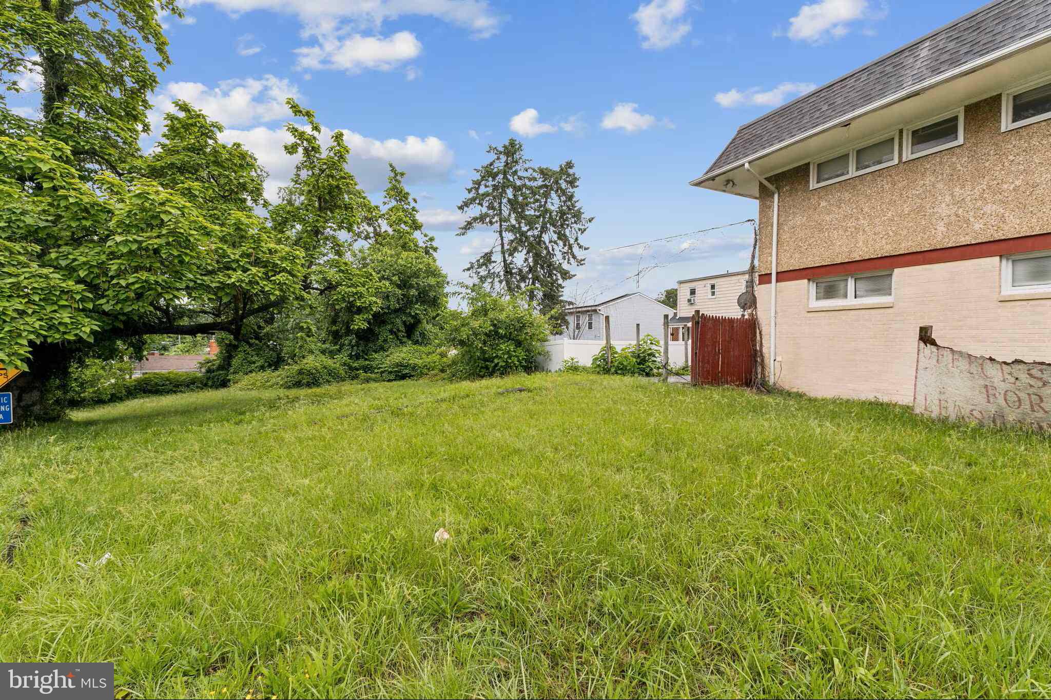 601 & 605 EASTERN AVENUE NE
