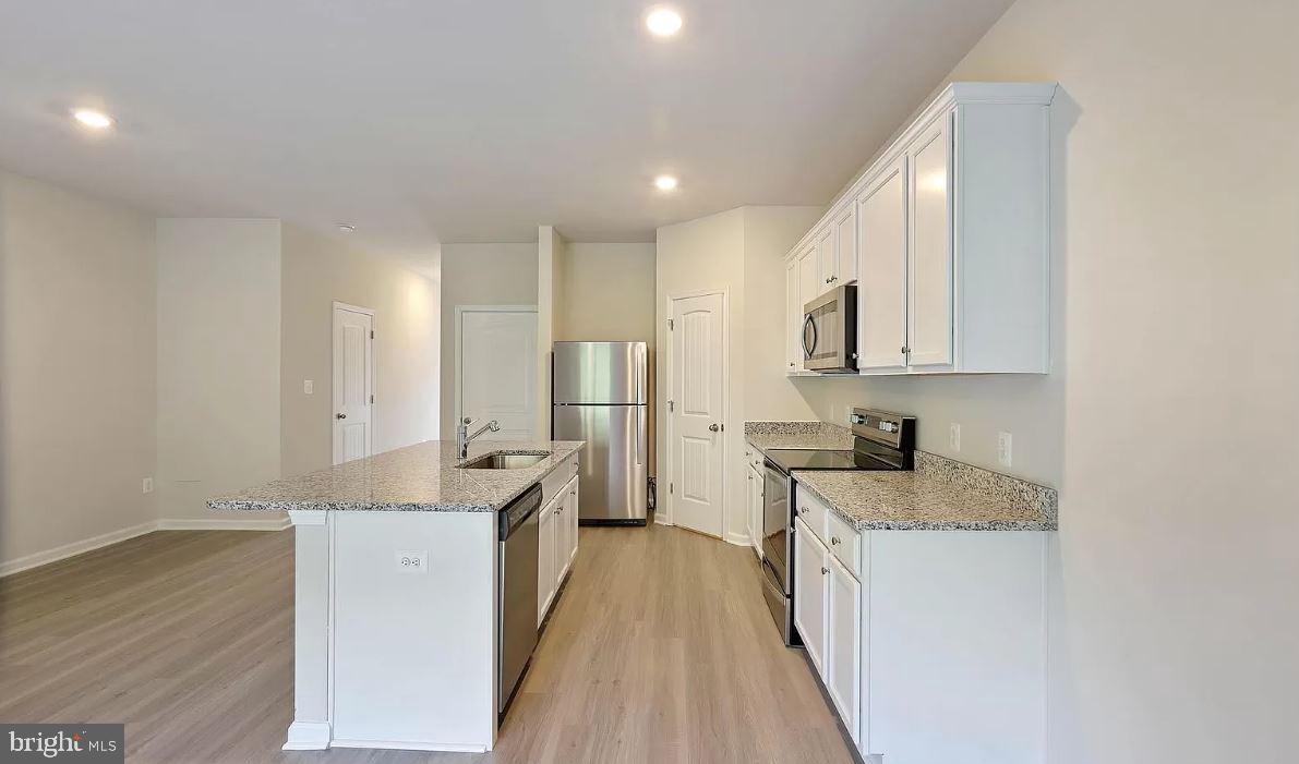 HOMEPLACE AT RIVERSIDE - Residential Lease