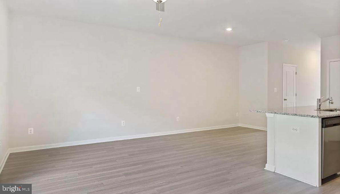 HOMEPLACE AT RIVERSIDE - Residential Lease