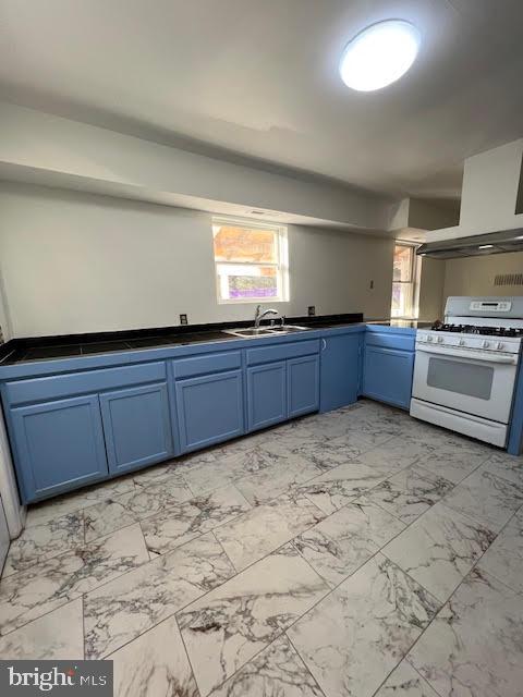 FLORIS DOWNS - Residential Lease