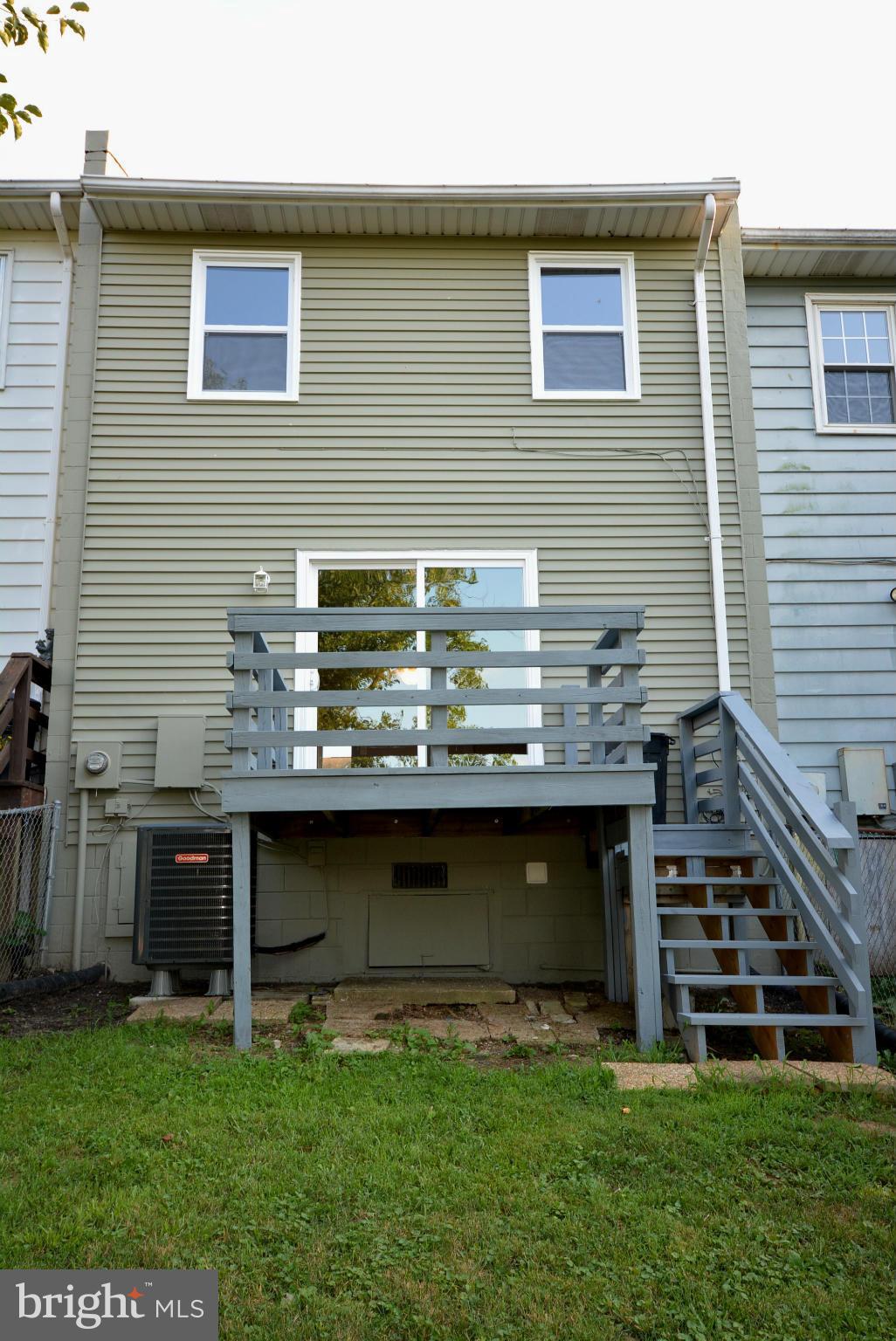 SOUTH HAMPTON TOWNHOUSE - Residential
