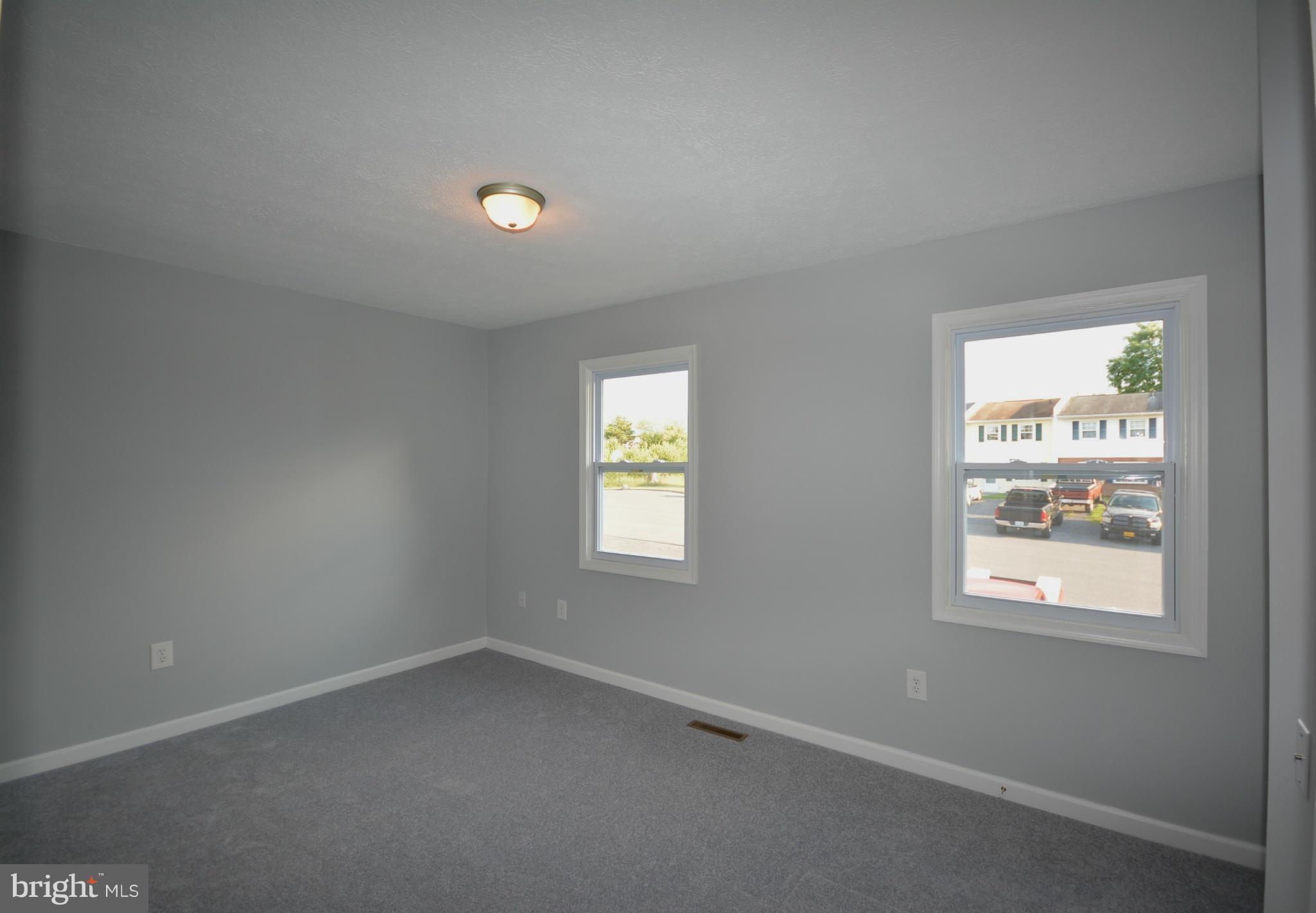 SOUTH HAMPTON TOWNHOUSE - Residential