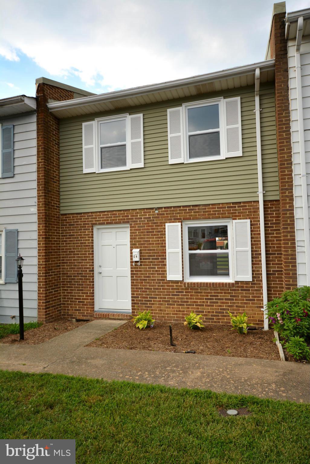 SOUTH HAMPTON TOWNHOUSE - Residential