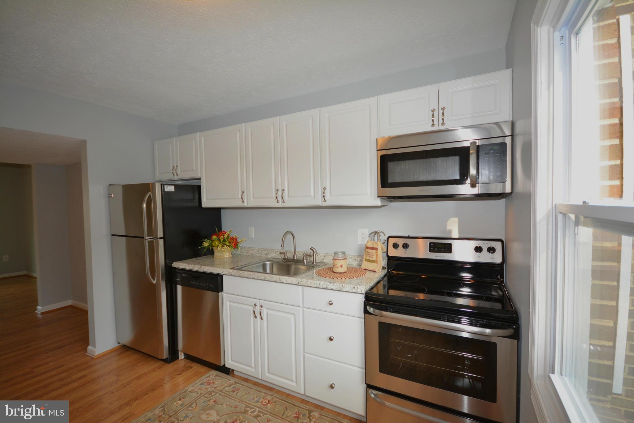 SOUTH HAMPTON TOWNHOUSE - Residential