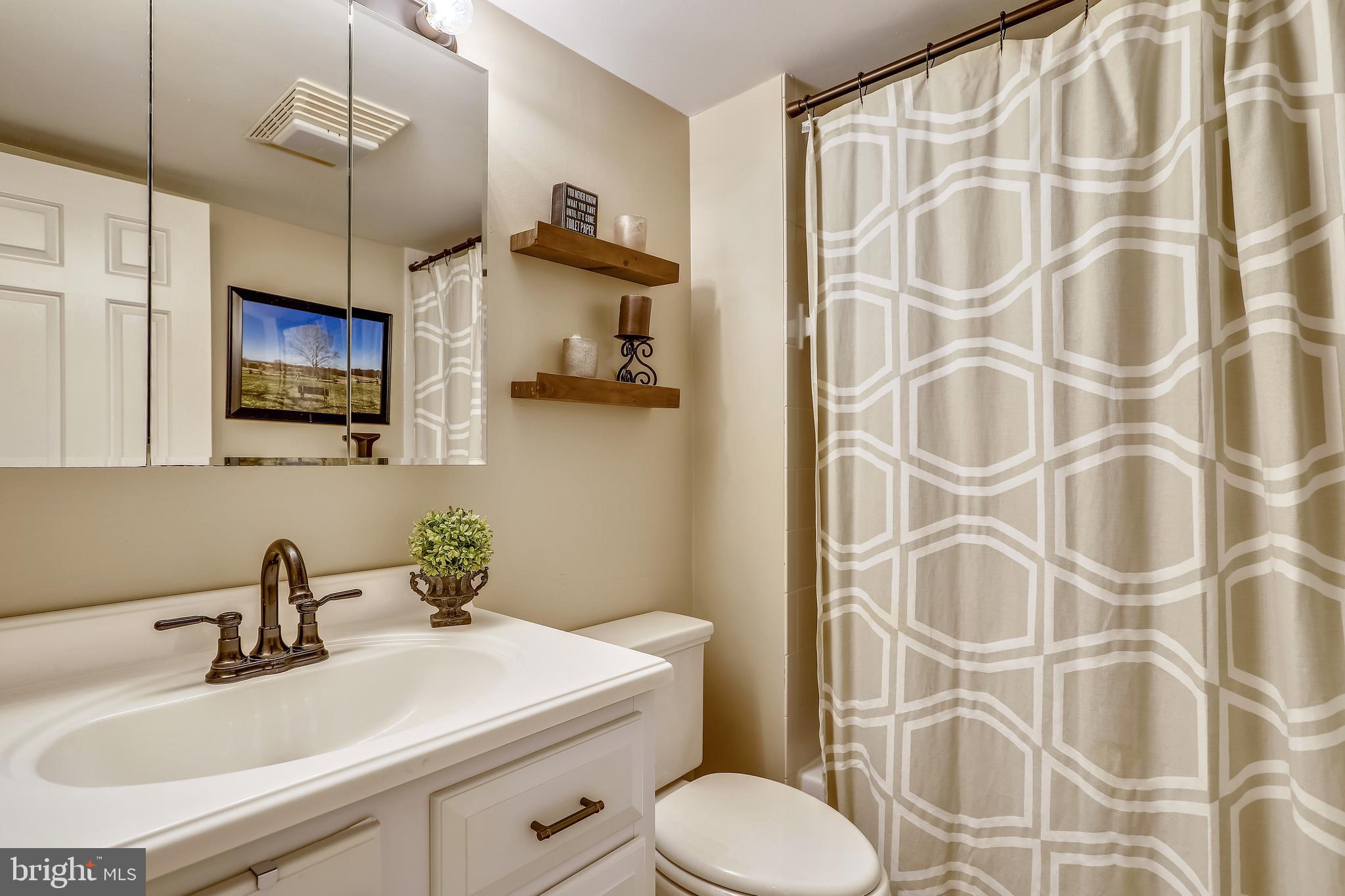 PONDS AT CENTREVILLE - Residential