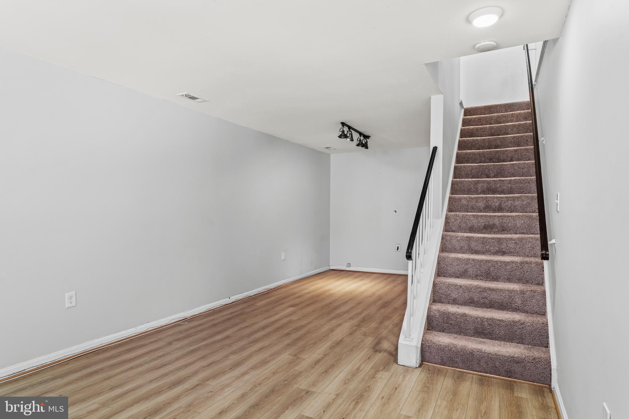 LAUREL LAKES - Residential Lease