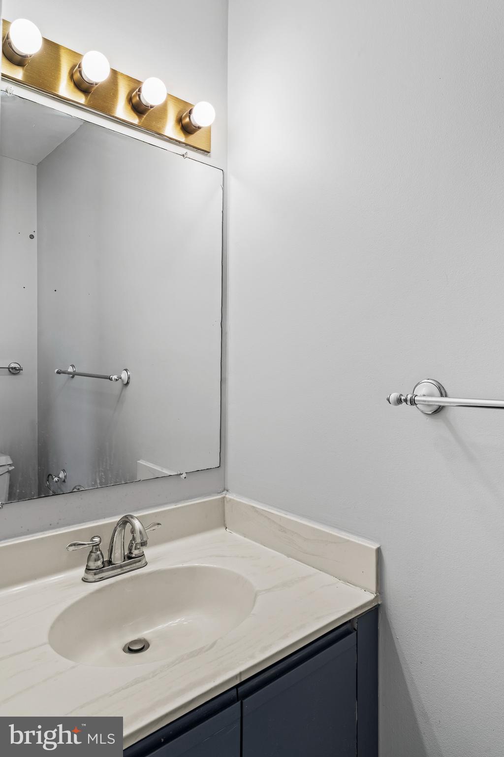 LAUREL LAKES - Residential Lease