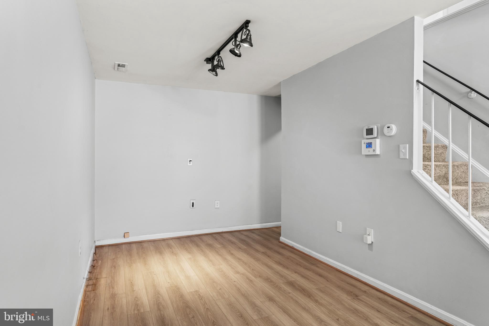 LAUREL LAKES - Residential Lease