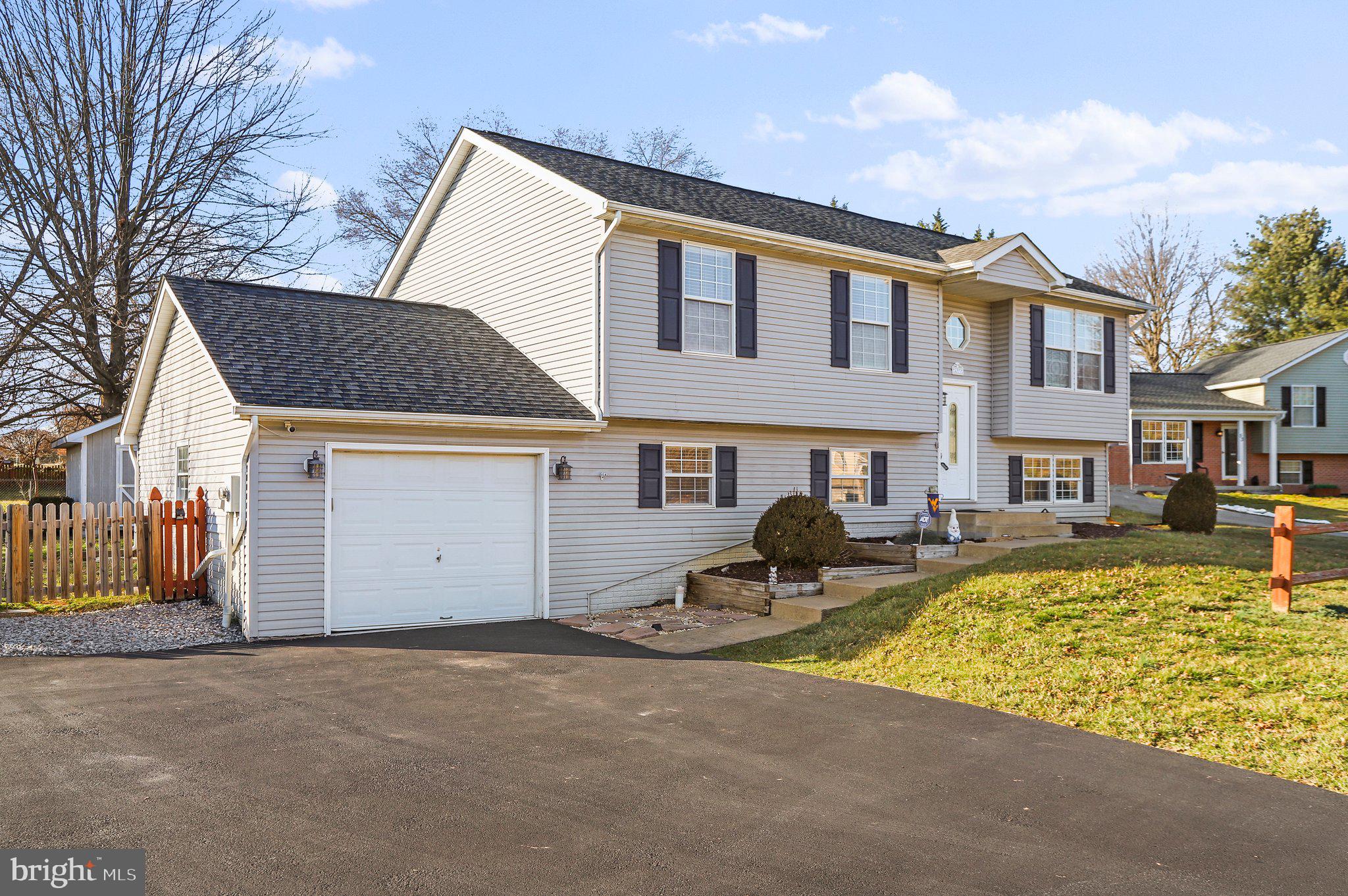 BRIAR RUN - Residential