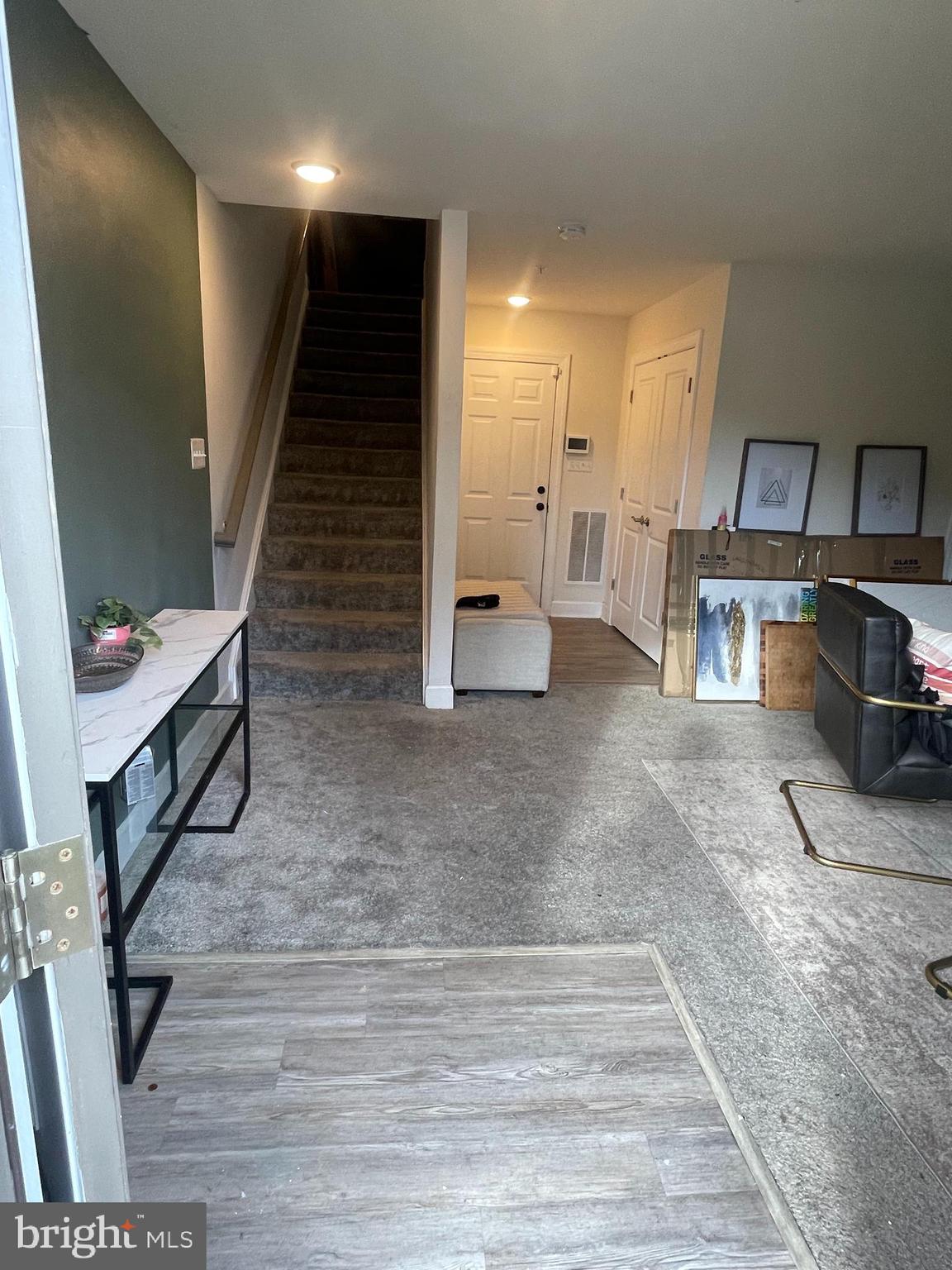 CAPITAL COURT - Residential Lease