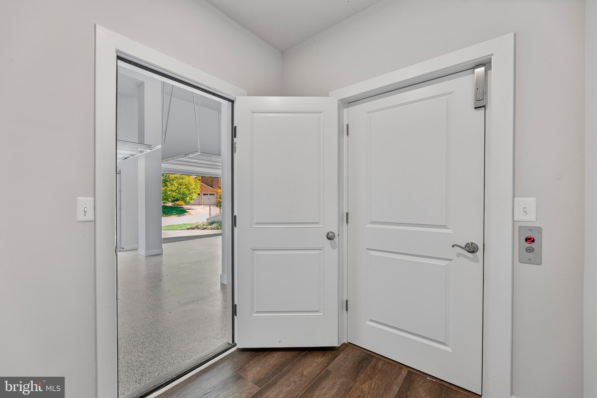 RIVERCREST - Residential