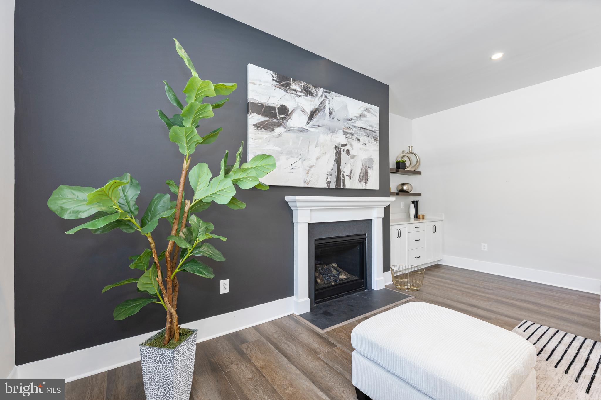 RIVERCREST - Residential