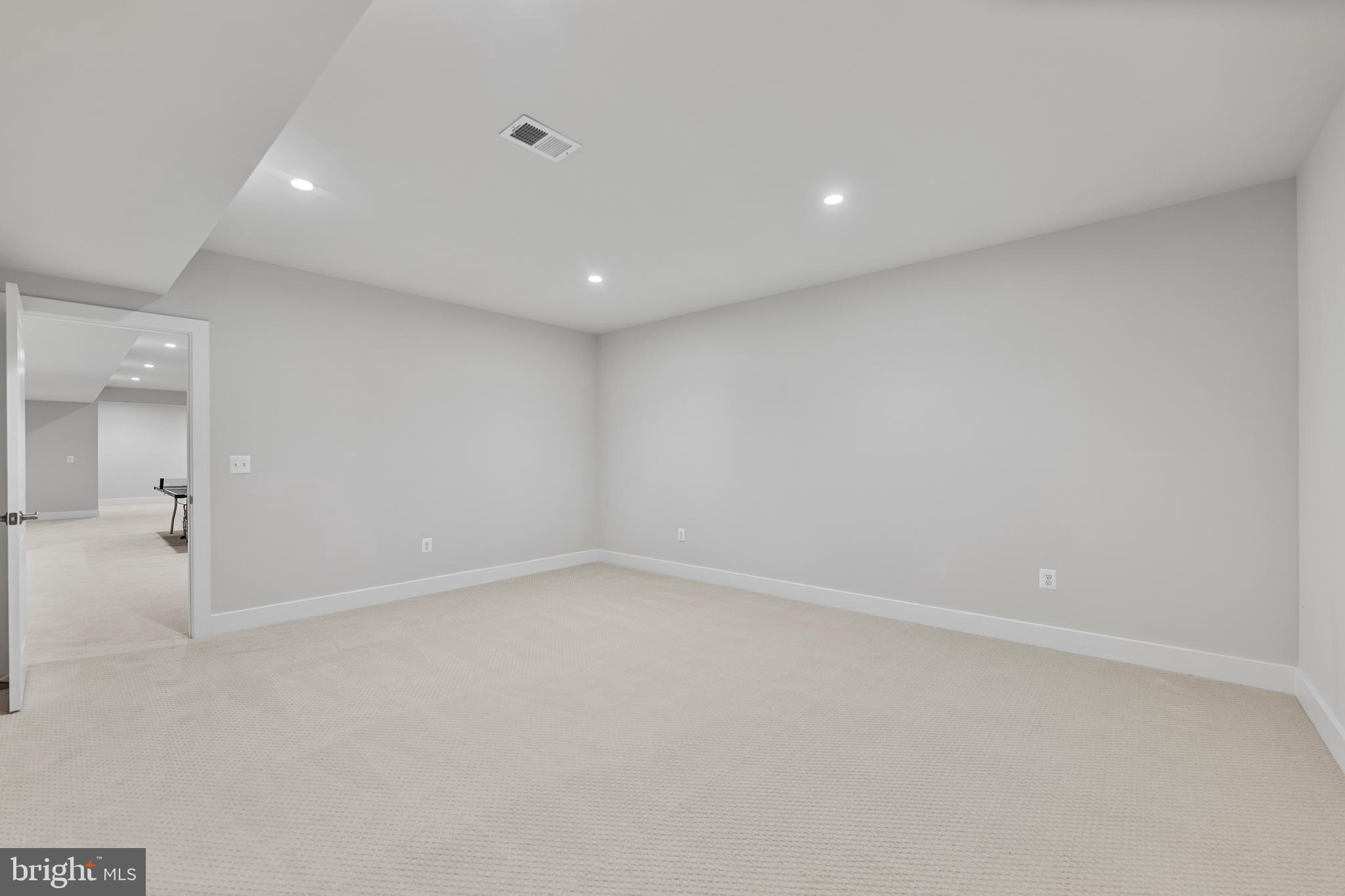 RIVERCREST - Residential