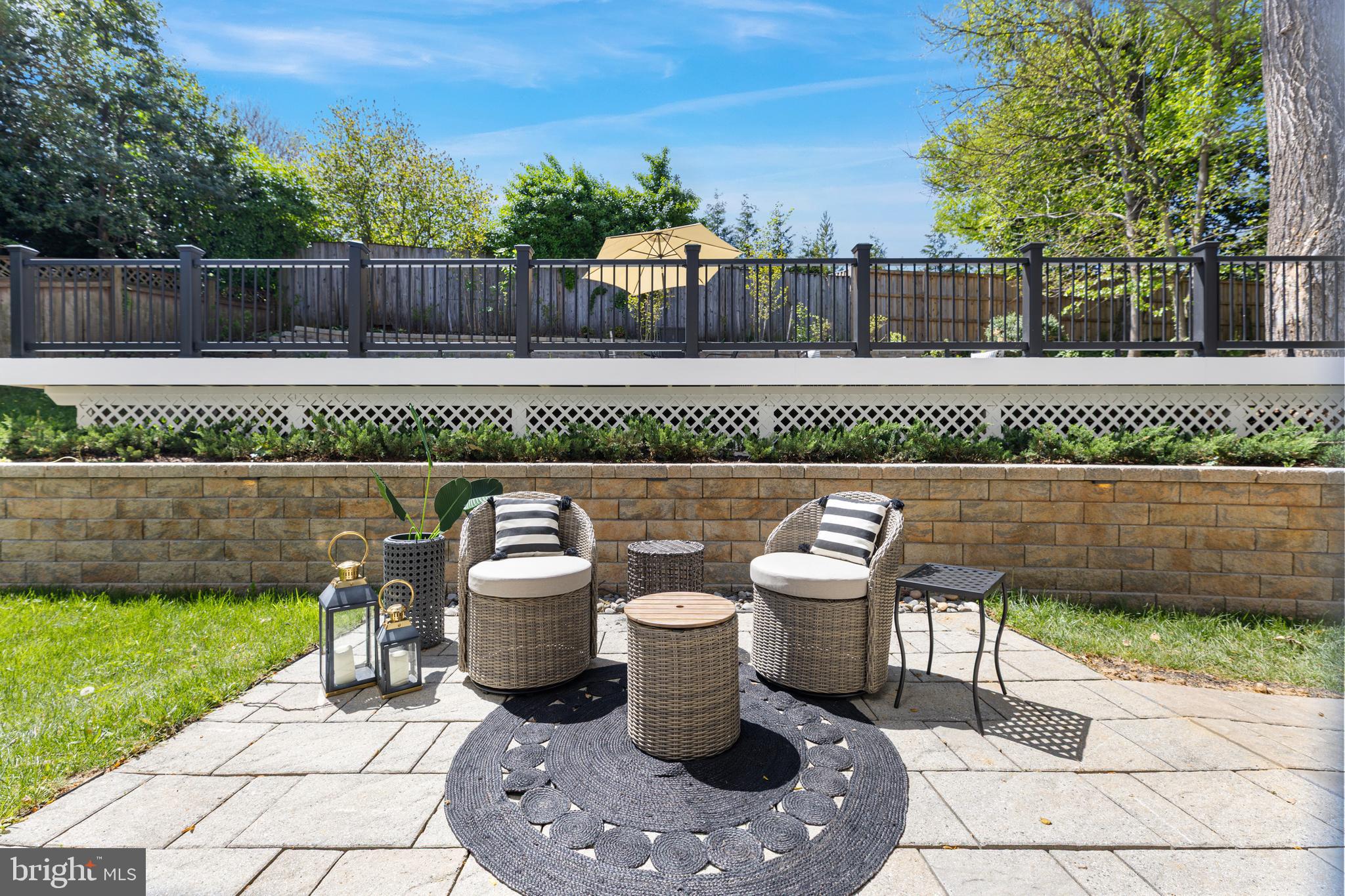 RIVERCREST - Residential