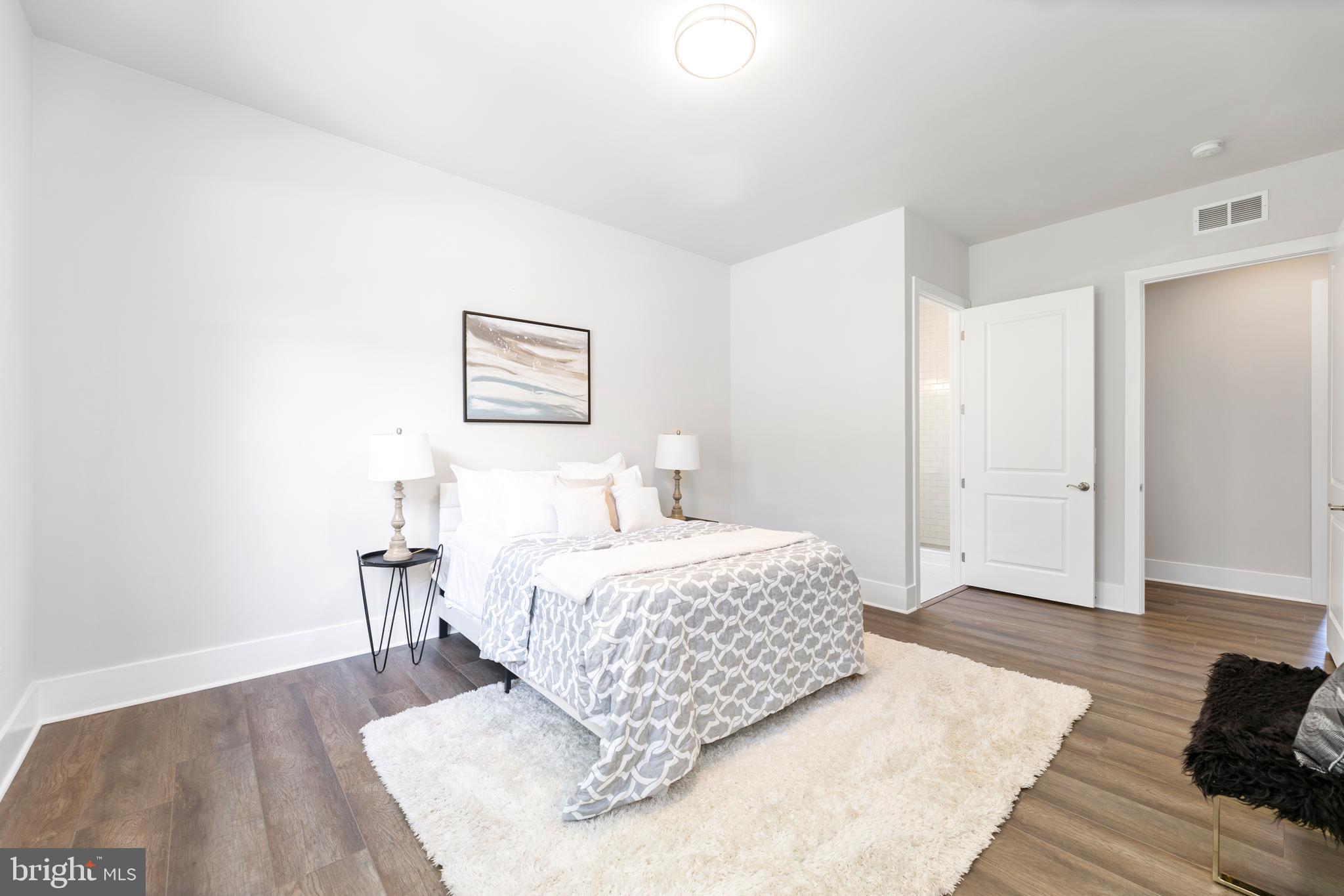 RIVERCREST - Residential