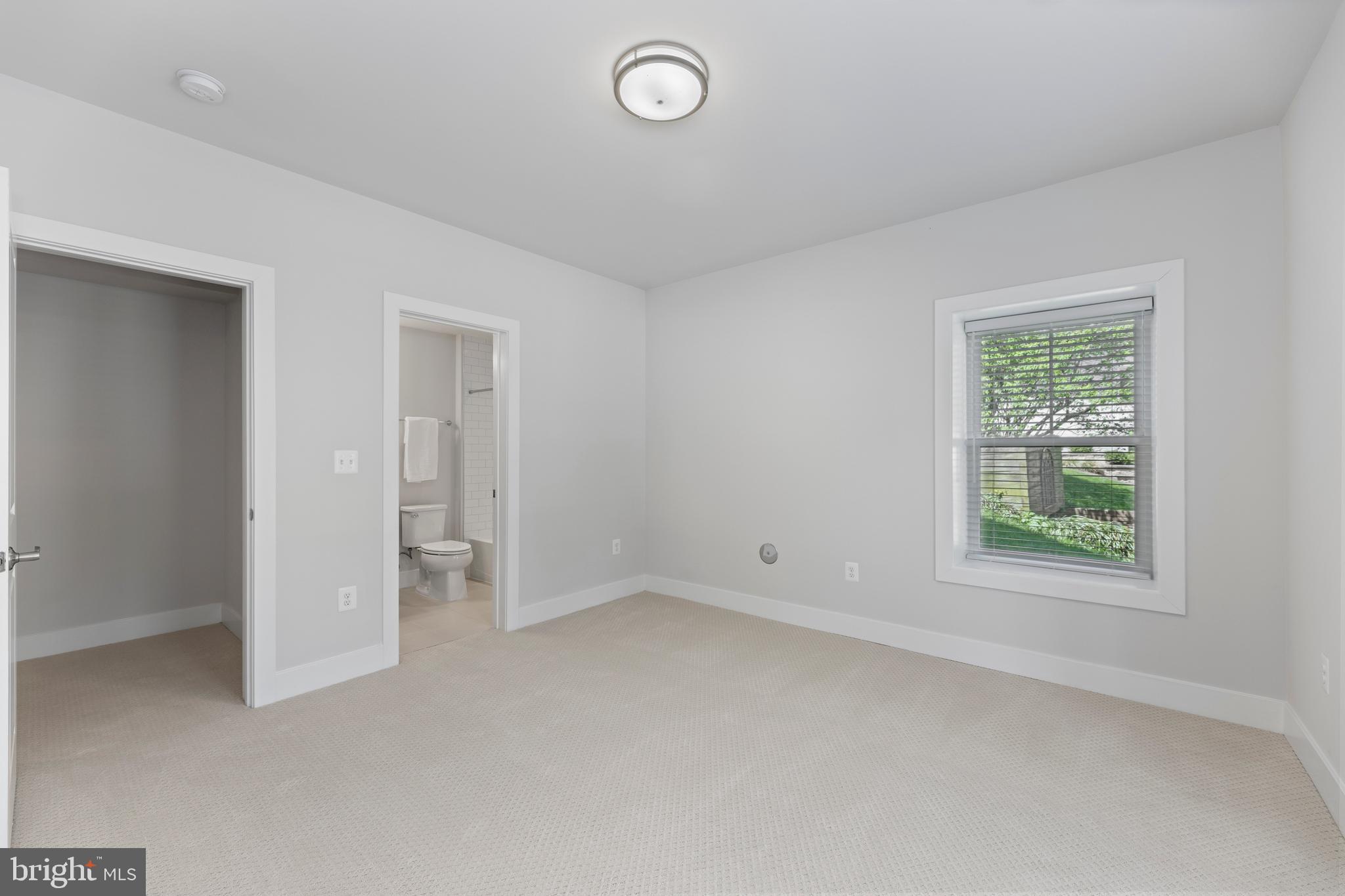 RIVERCREST - Residential